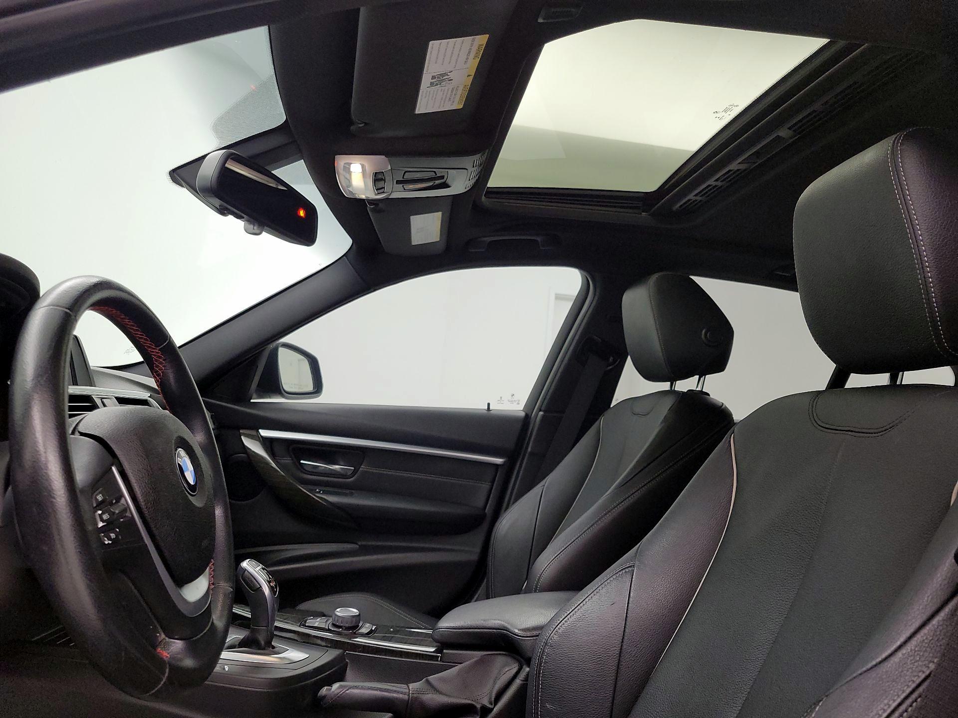 Thumbnail: 2016 BMW 3 Series - 18