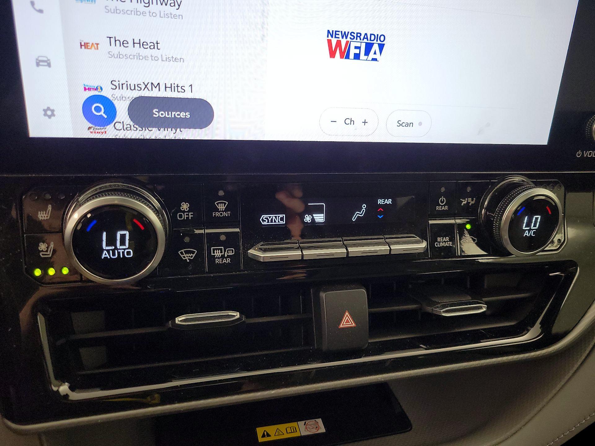 Thumbnail: 2023 Toyota Highlander - 16