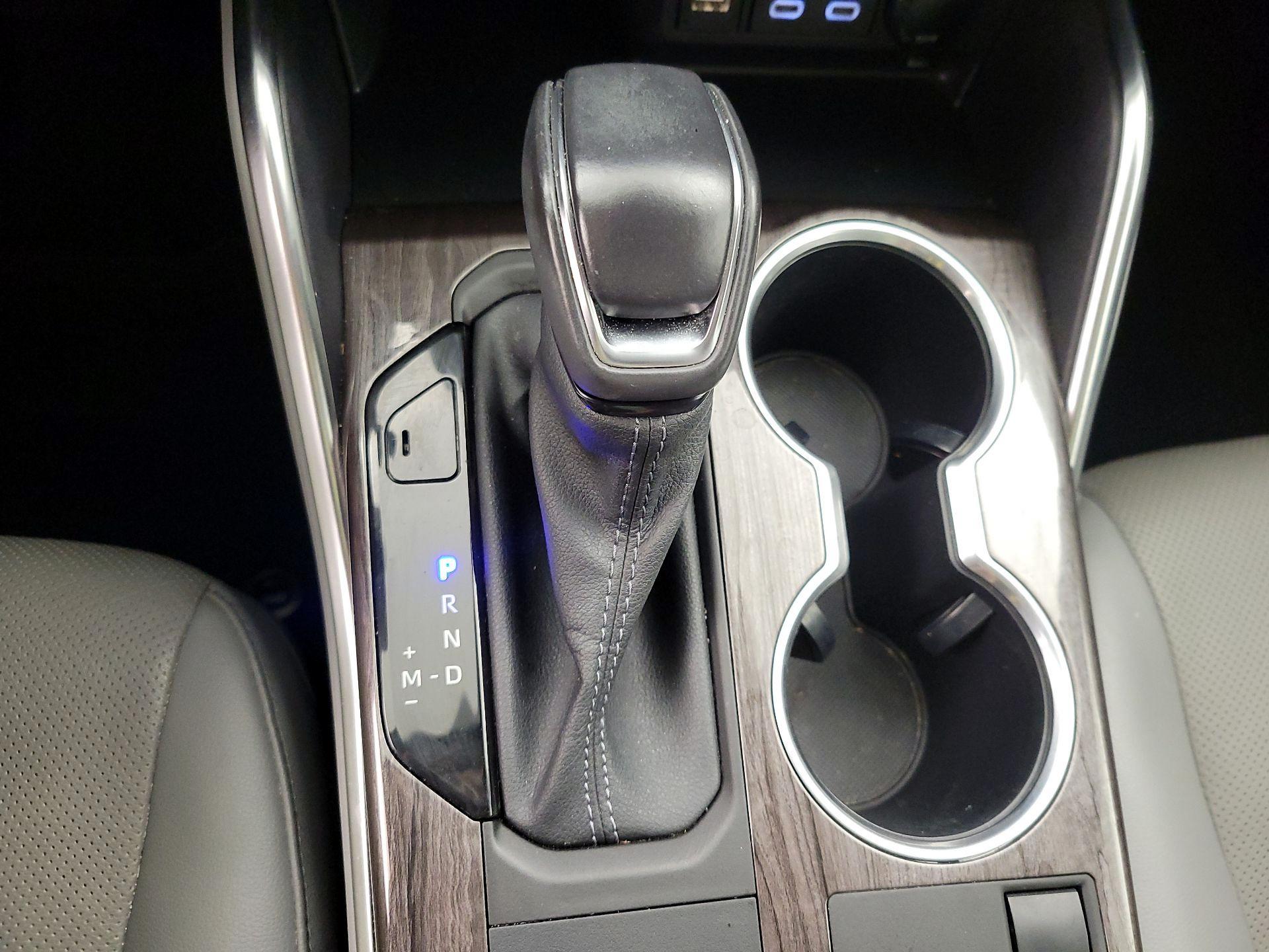 Thumbnail: 2023 Toyota Highlander - 17