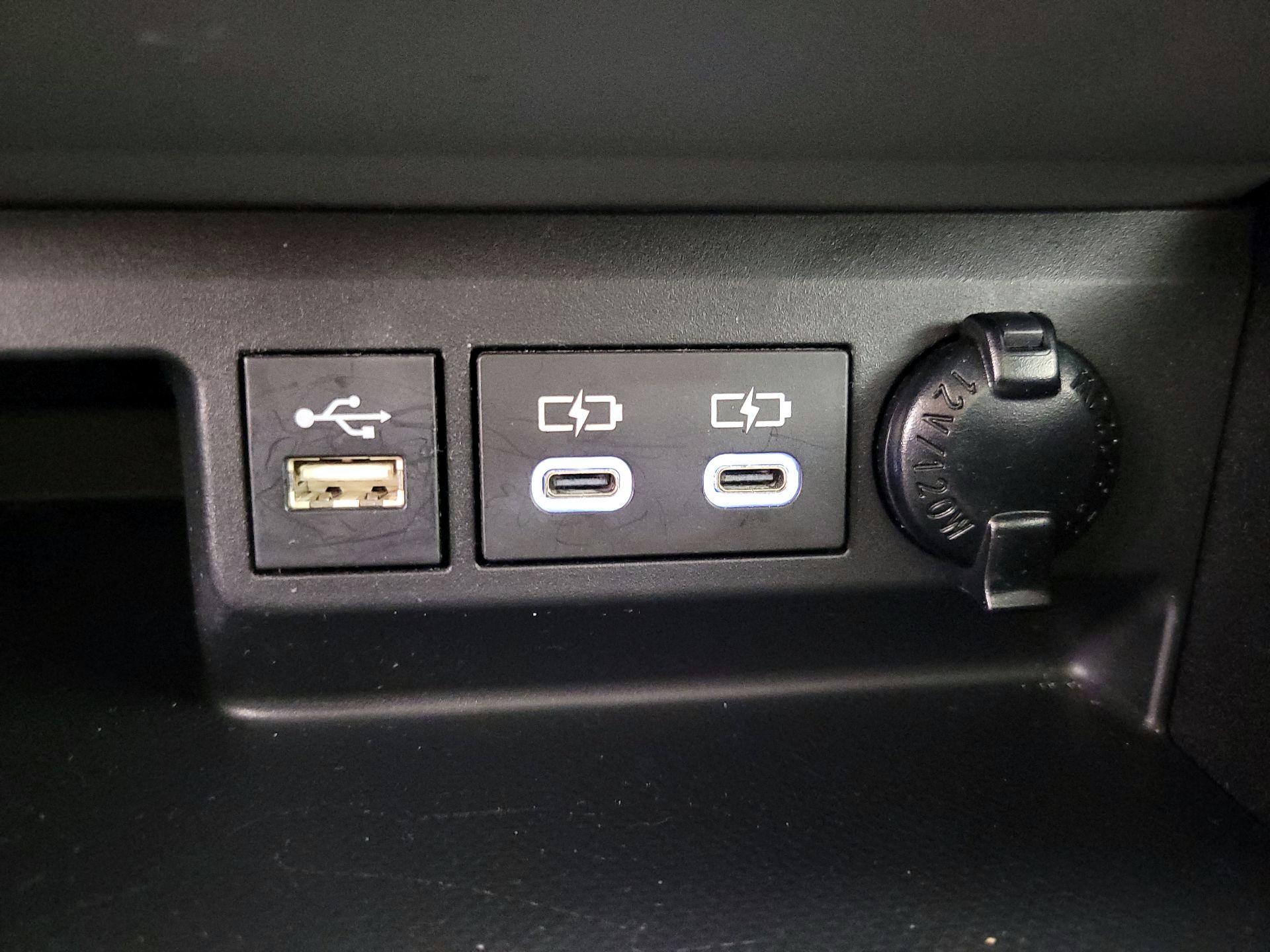 Thumbnail: 2023 Toyota Highlander - 18