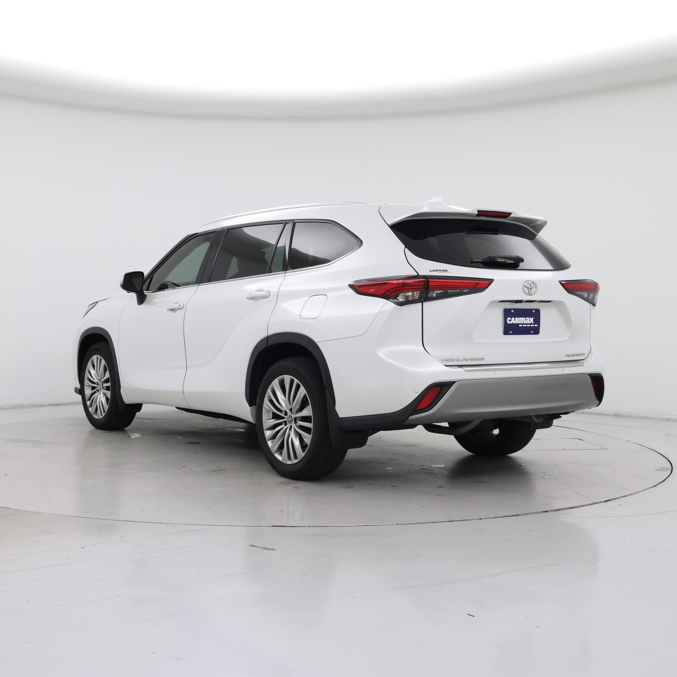 Thumbnail: 2023 Toyota Highlander - 2