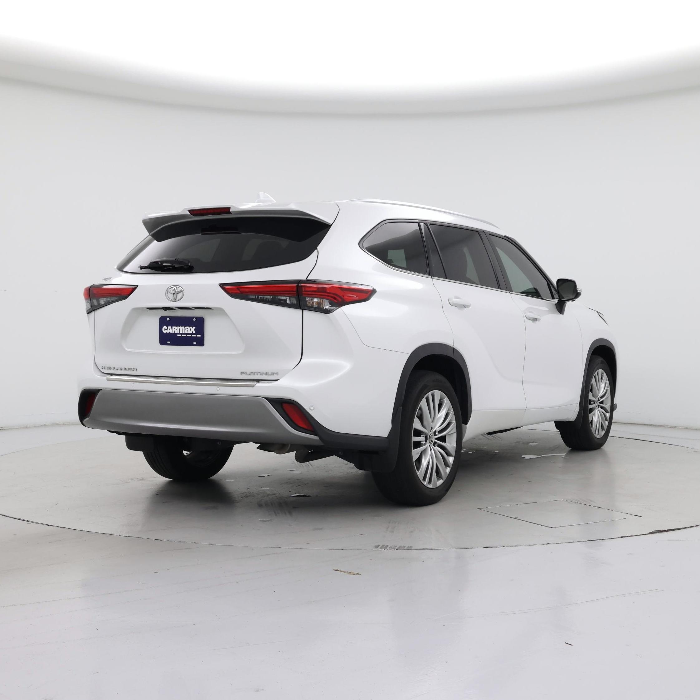 Thumbnail: 2023 Toyota Highlander - 8