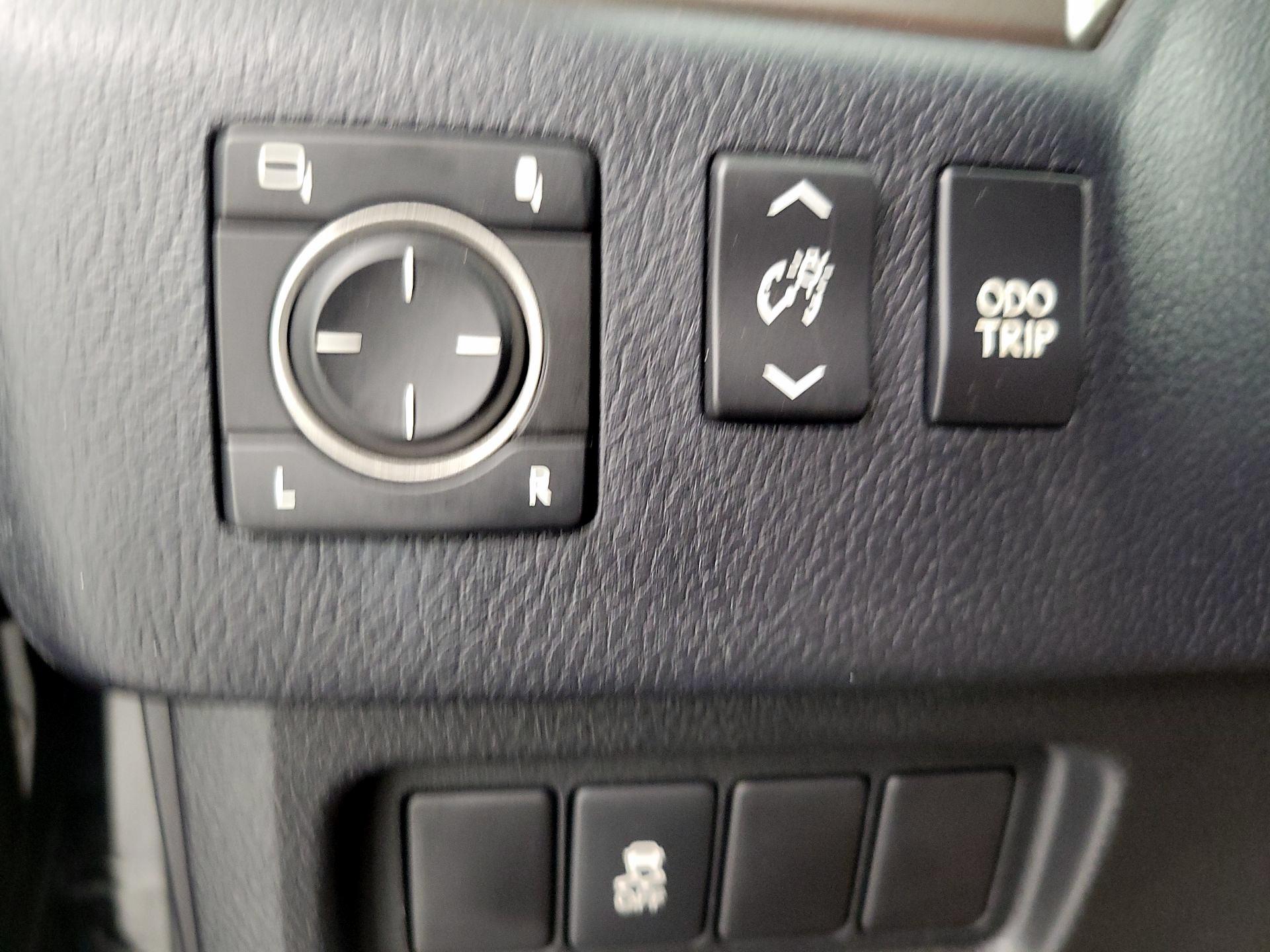 Thumbnail: 2017 Lexus GX - 11
