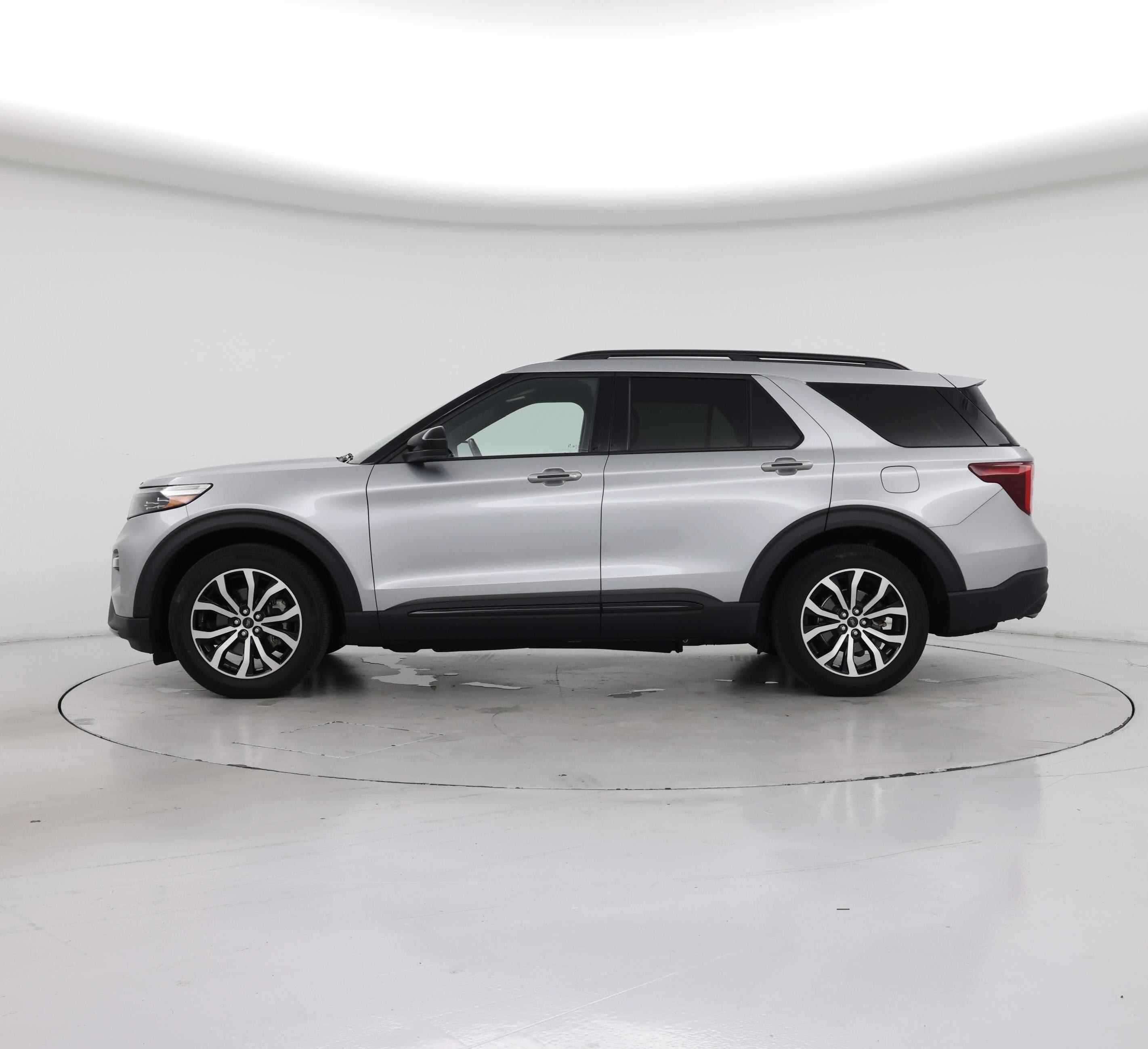 Thumbnail: 2022 Ford Explorer - 3