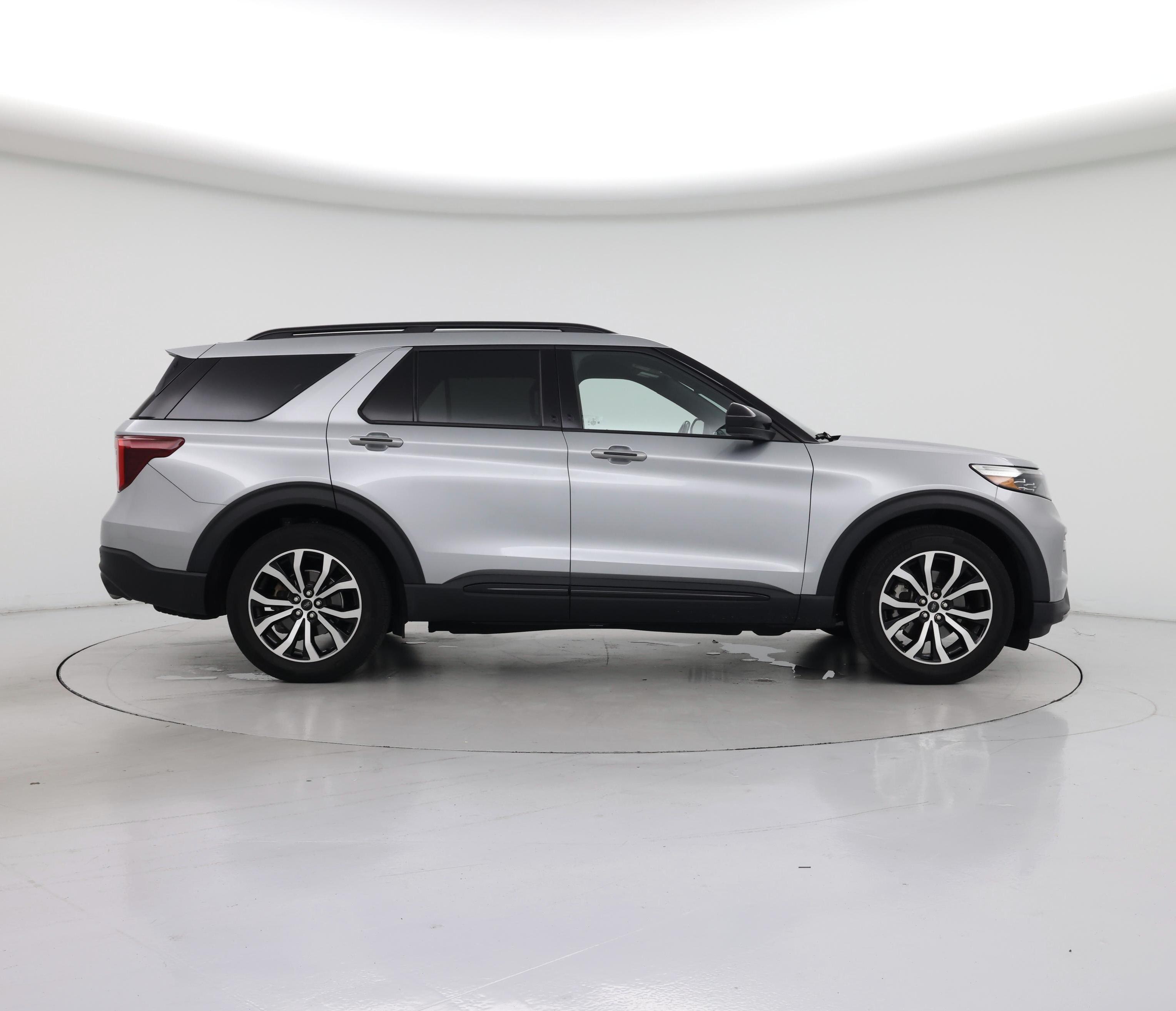 Thumbnail: 2022 Ford Explorer - 7