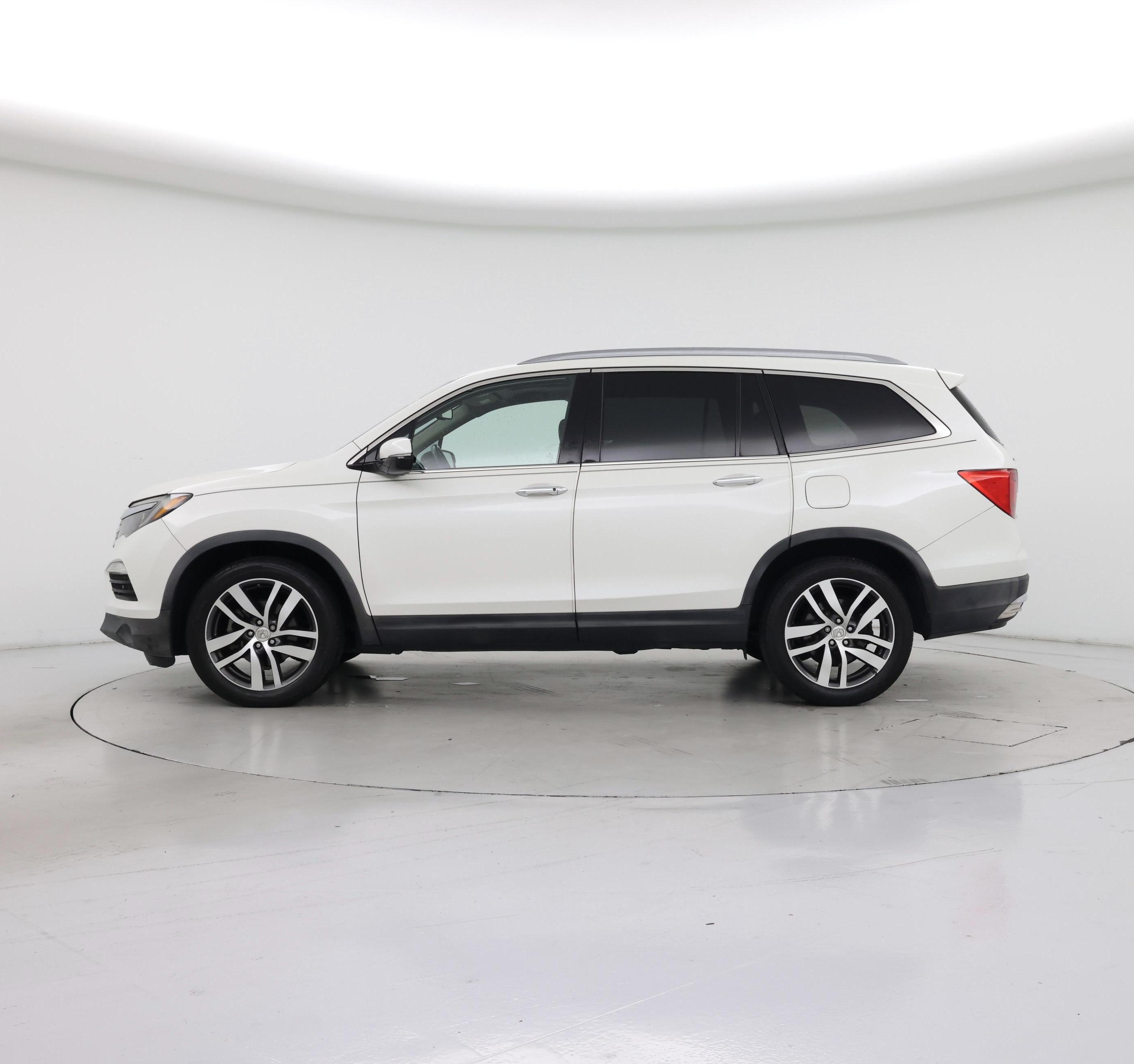 Thumbnail: 2017 Honda Pilot - 3