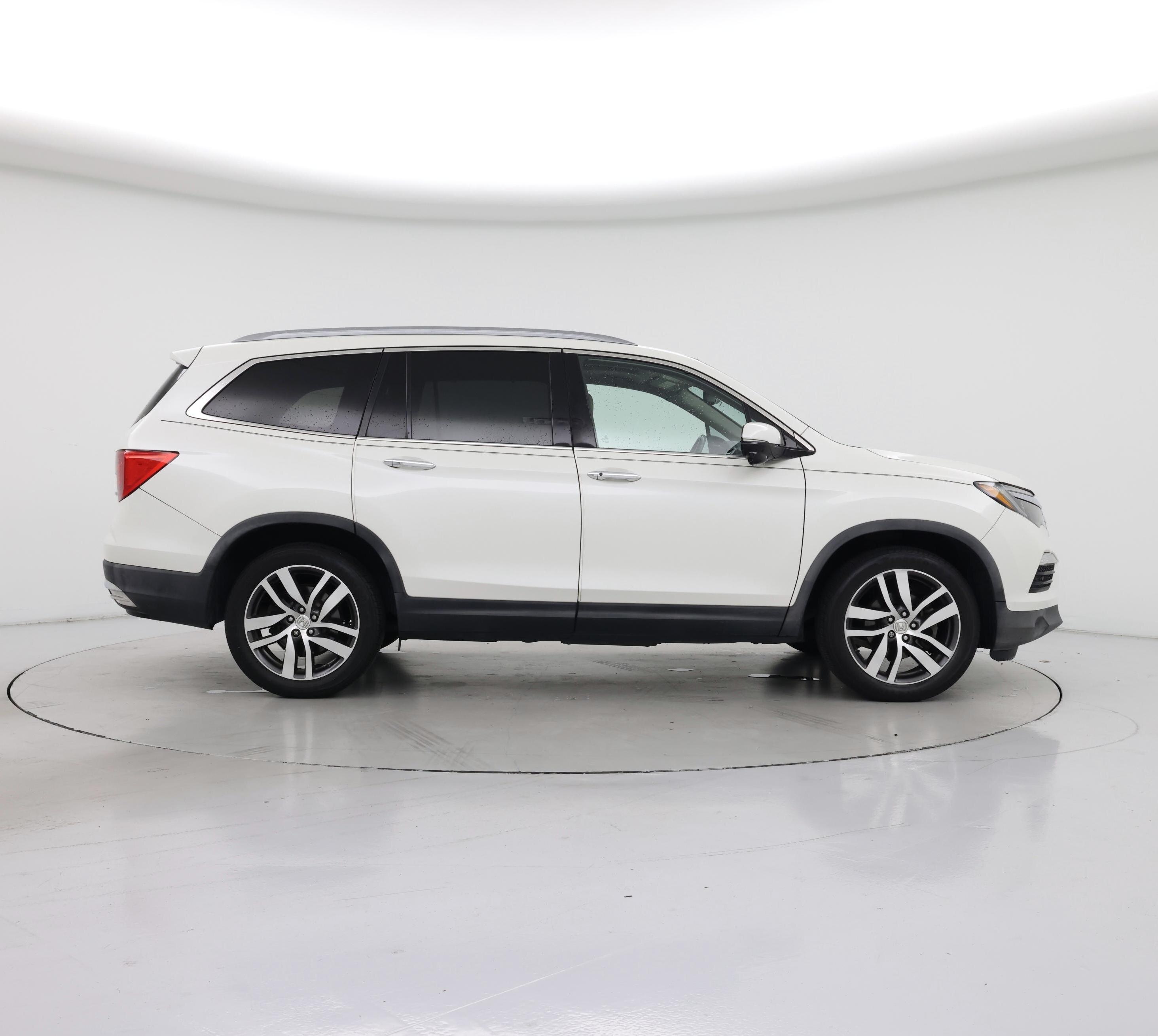 Thumbnail: 2017 Honda Pilot - 7