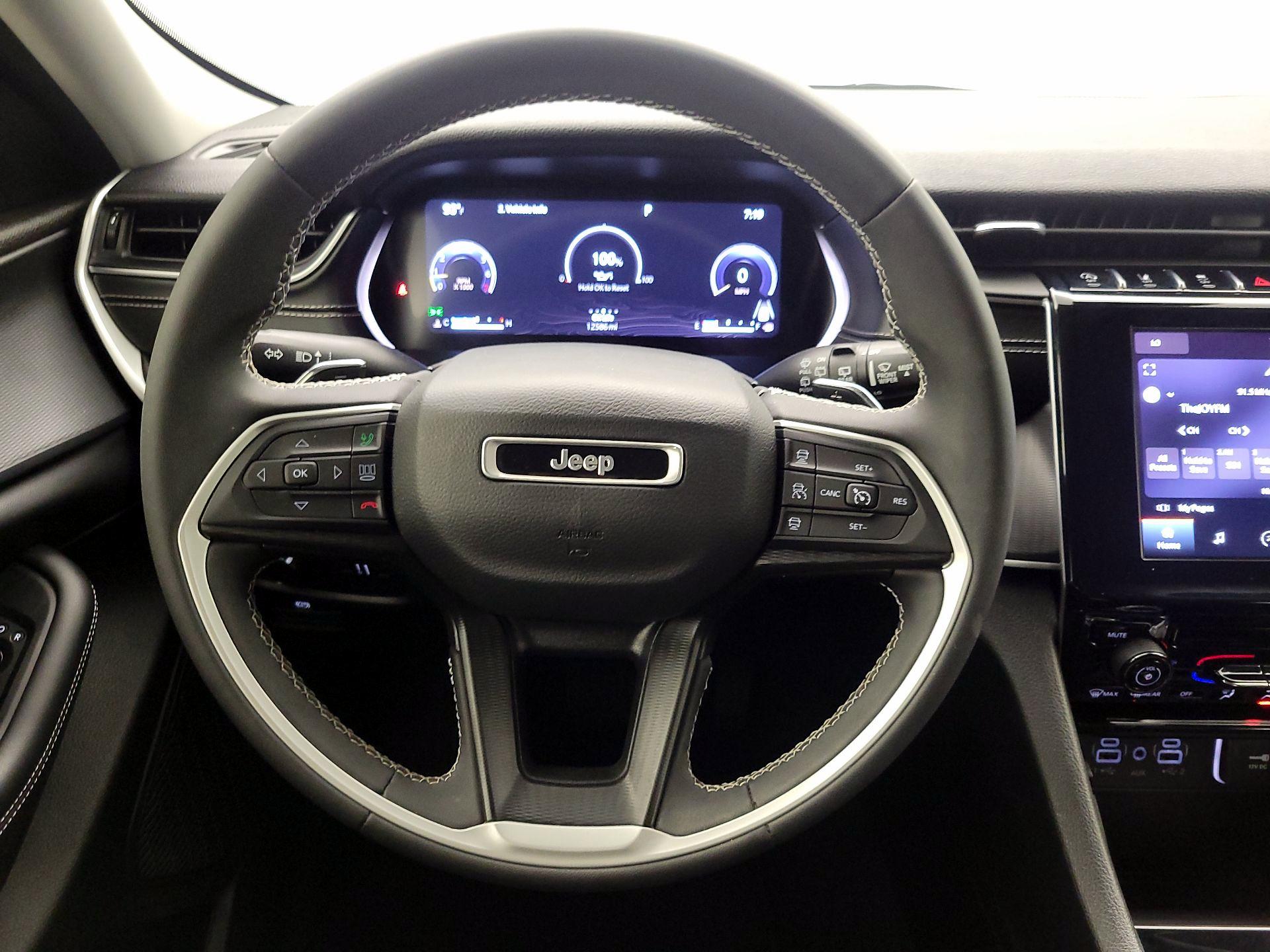 Thumbnail: 2023 Jeep Grand Cherokee - 10