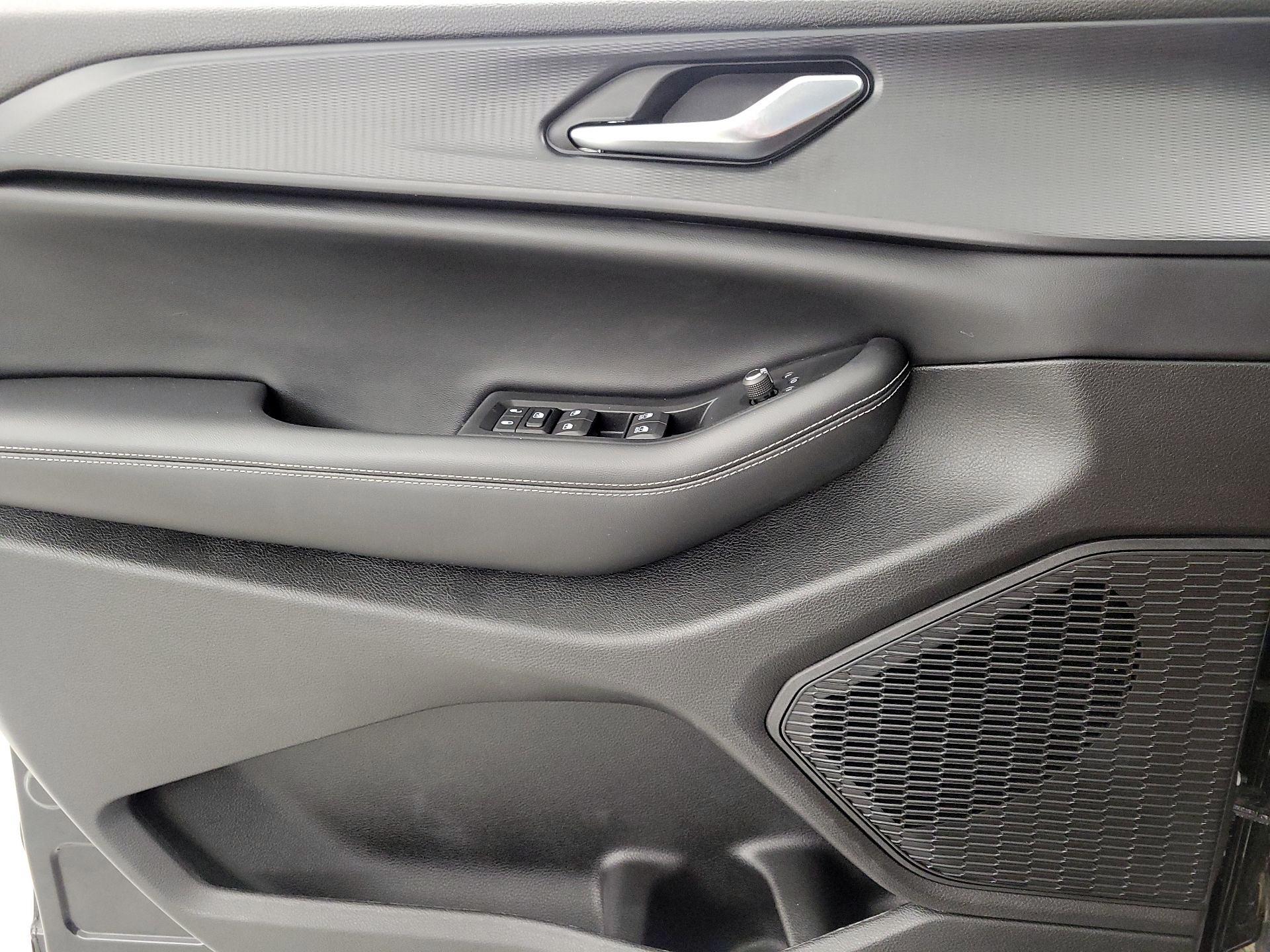 Thumbnail: 2023 Jeep Grand Cherokee - 12
