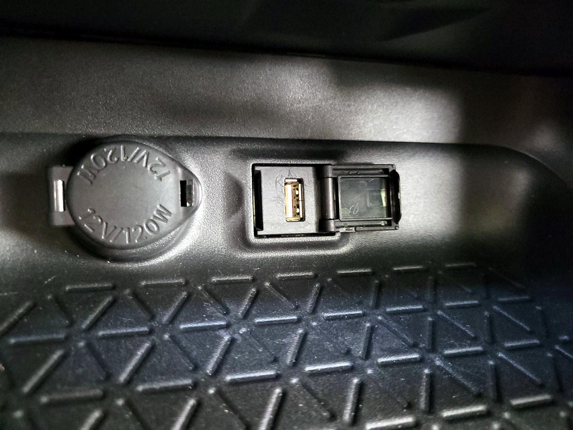 Thumbnail: 2021 Toyota RAV4 - 18