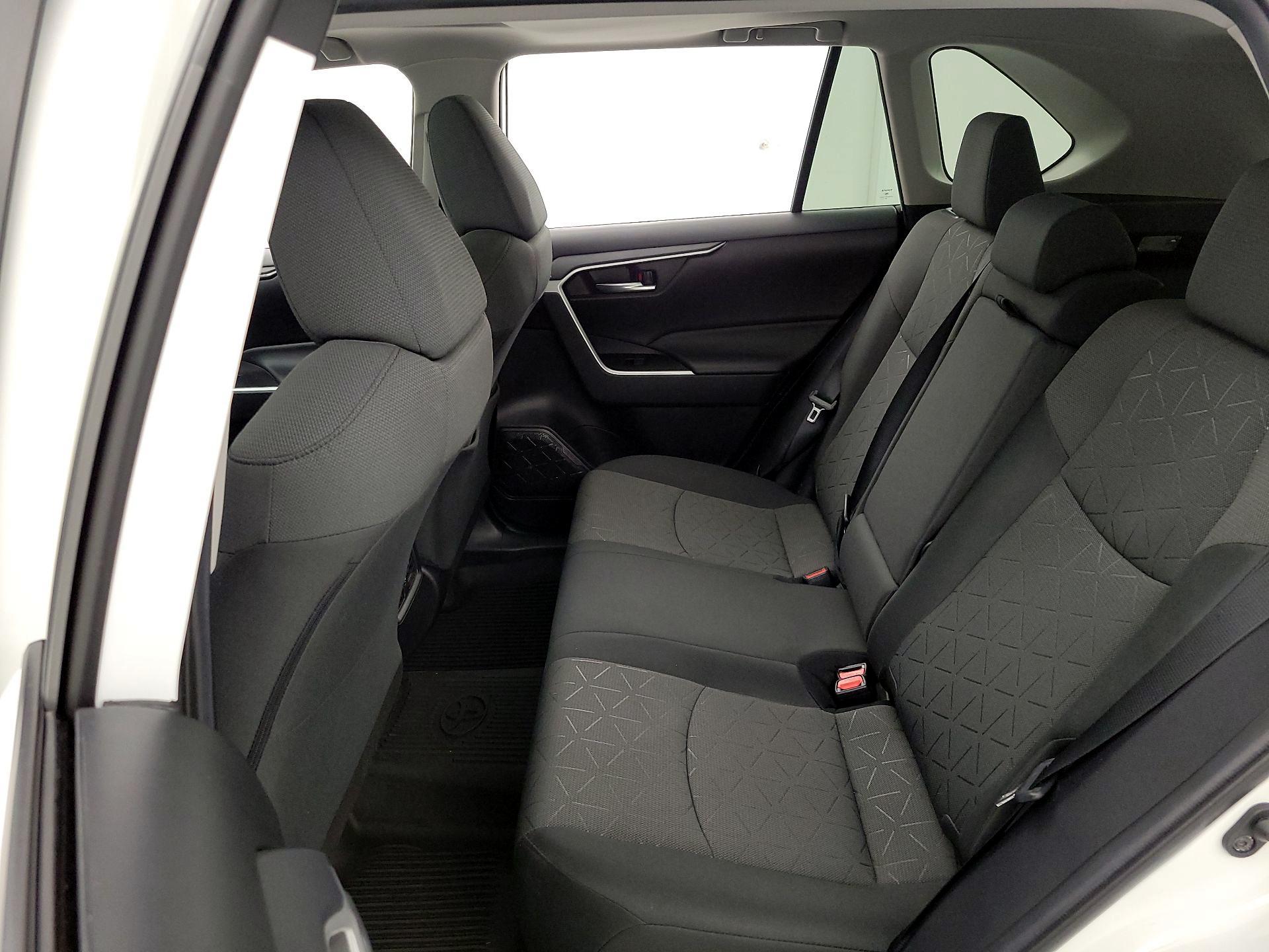 Thumbnail: 2021 Toyota RAV4 - 20