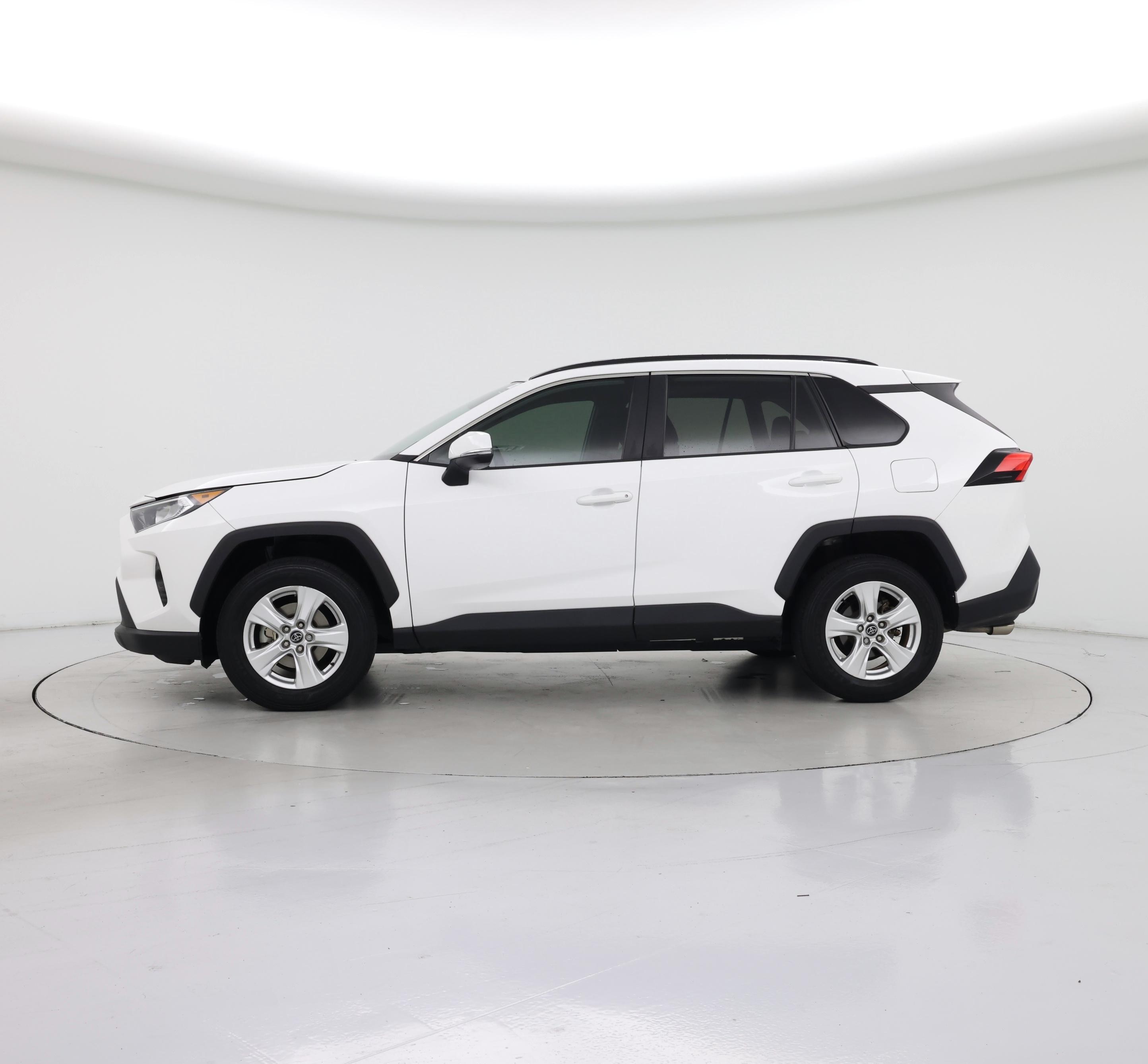Thumbnail: 2021 Toyota RAV4 - 3