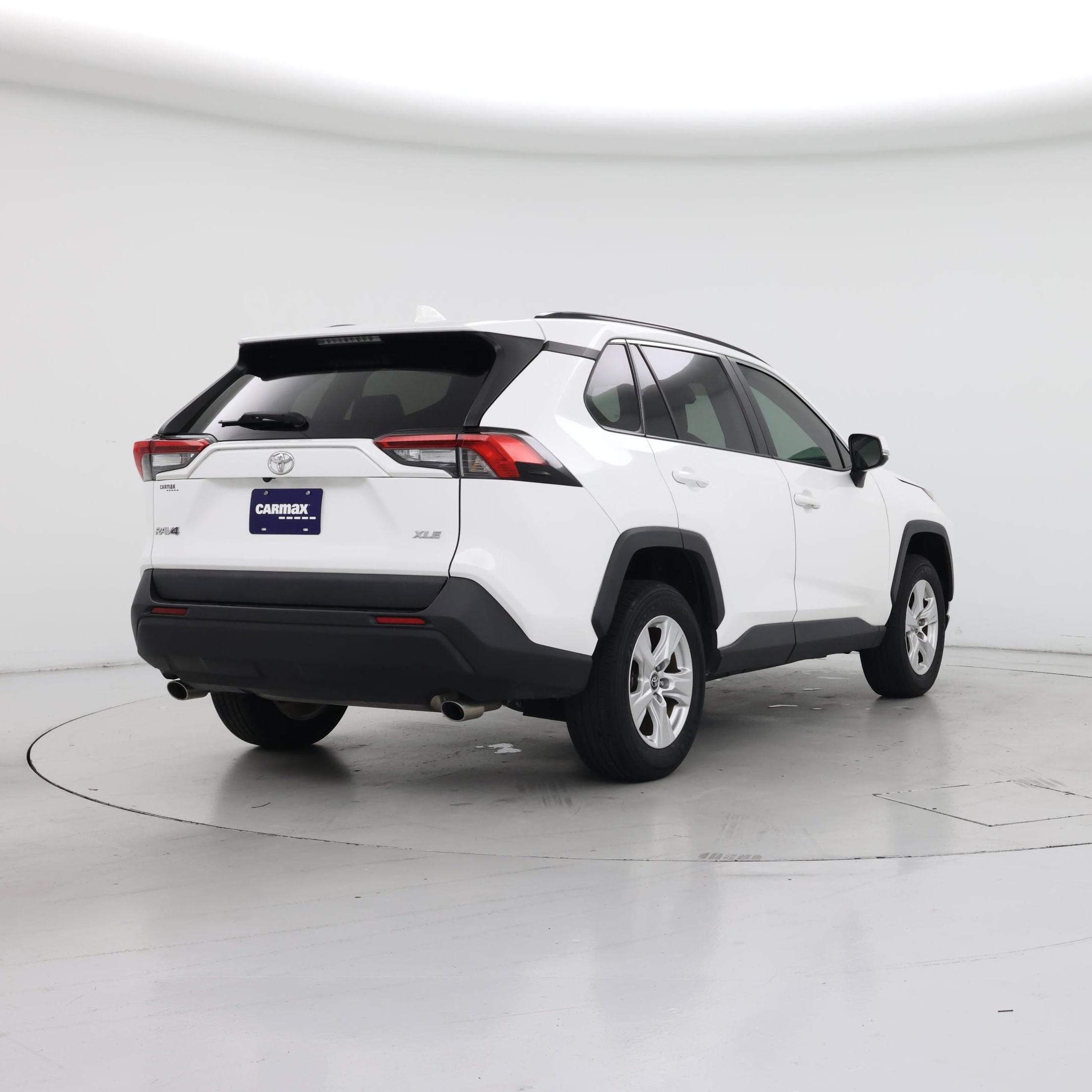 Thumbnail: 2021 Toyota RAV4 - 8