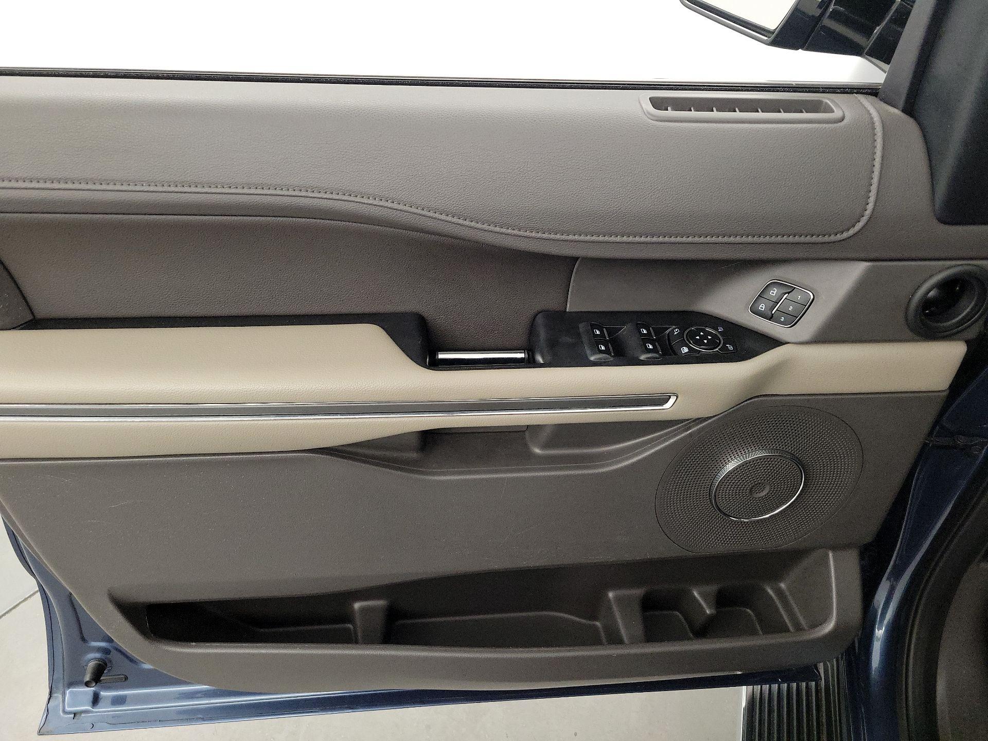 Thumbnail: 2020 Ford Expedition - 12