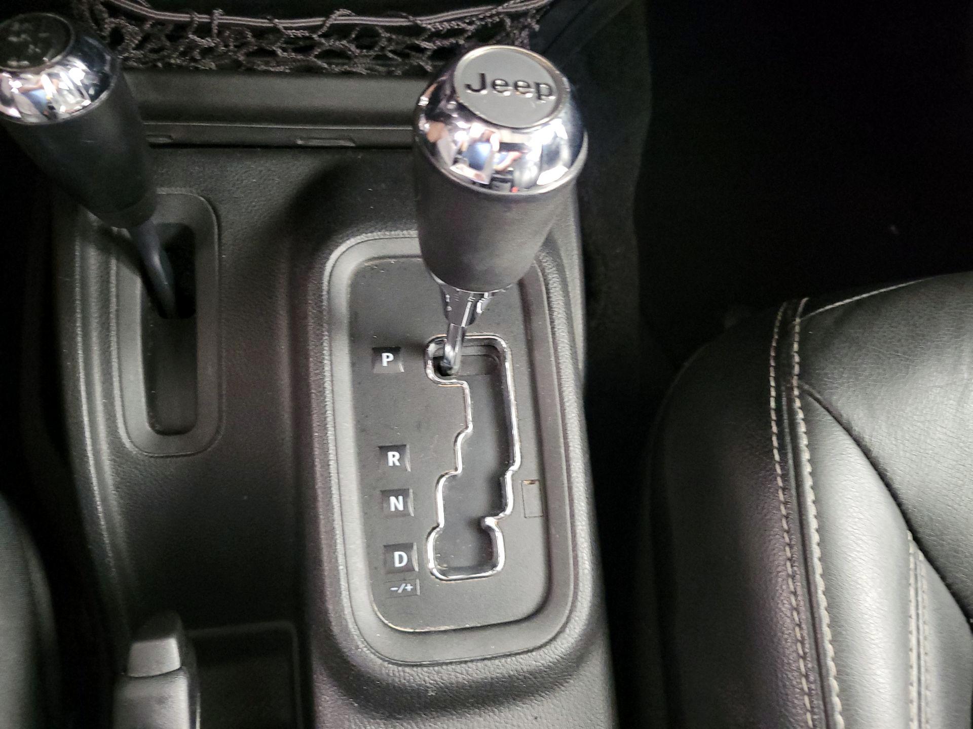 Thumbnail: 2017 Jeep Wrangler - 16