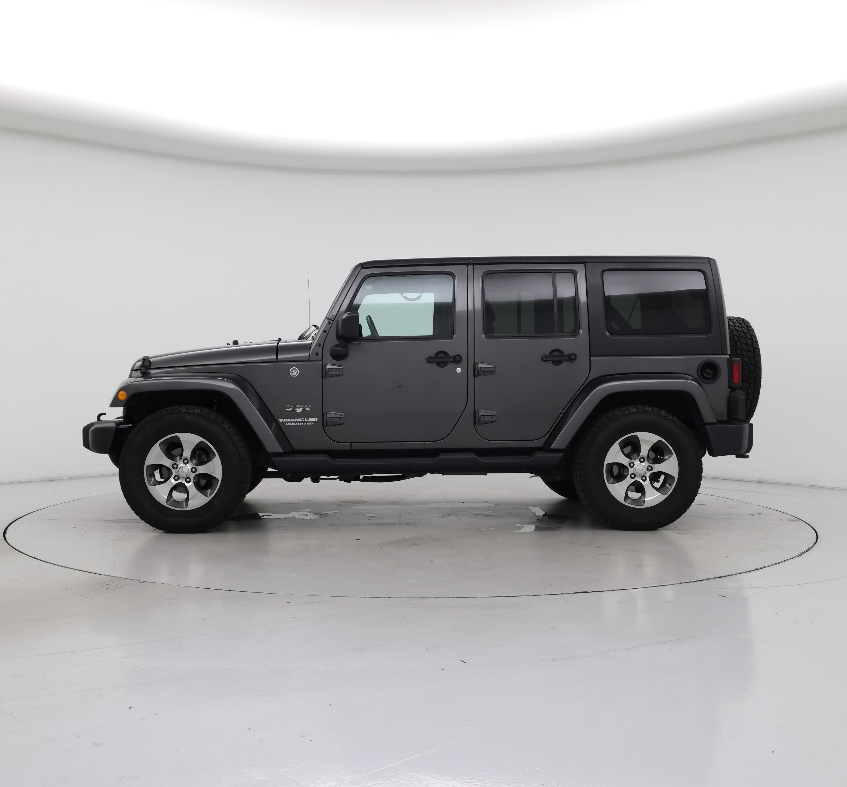 Thumbnail: 2017 Jeep Wrangler - 3