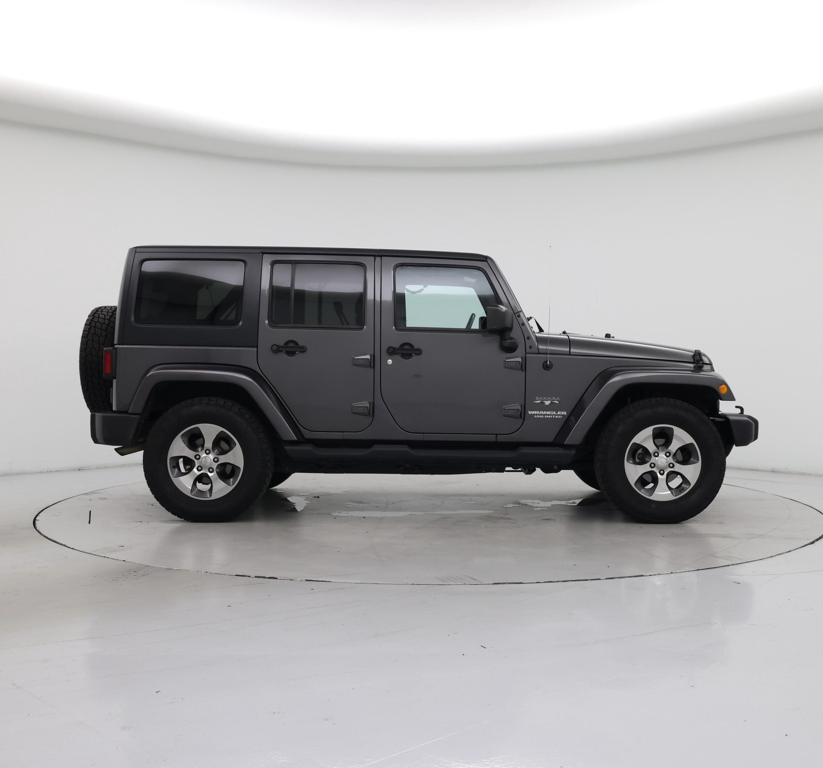 Thumbnail: 2017 Jeep Wrangler - 7
