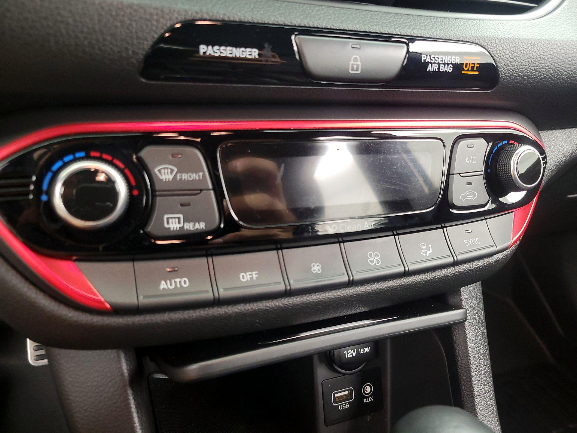 Thumbnail: 2018 Hyundai Elantra - 16