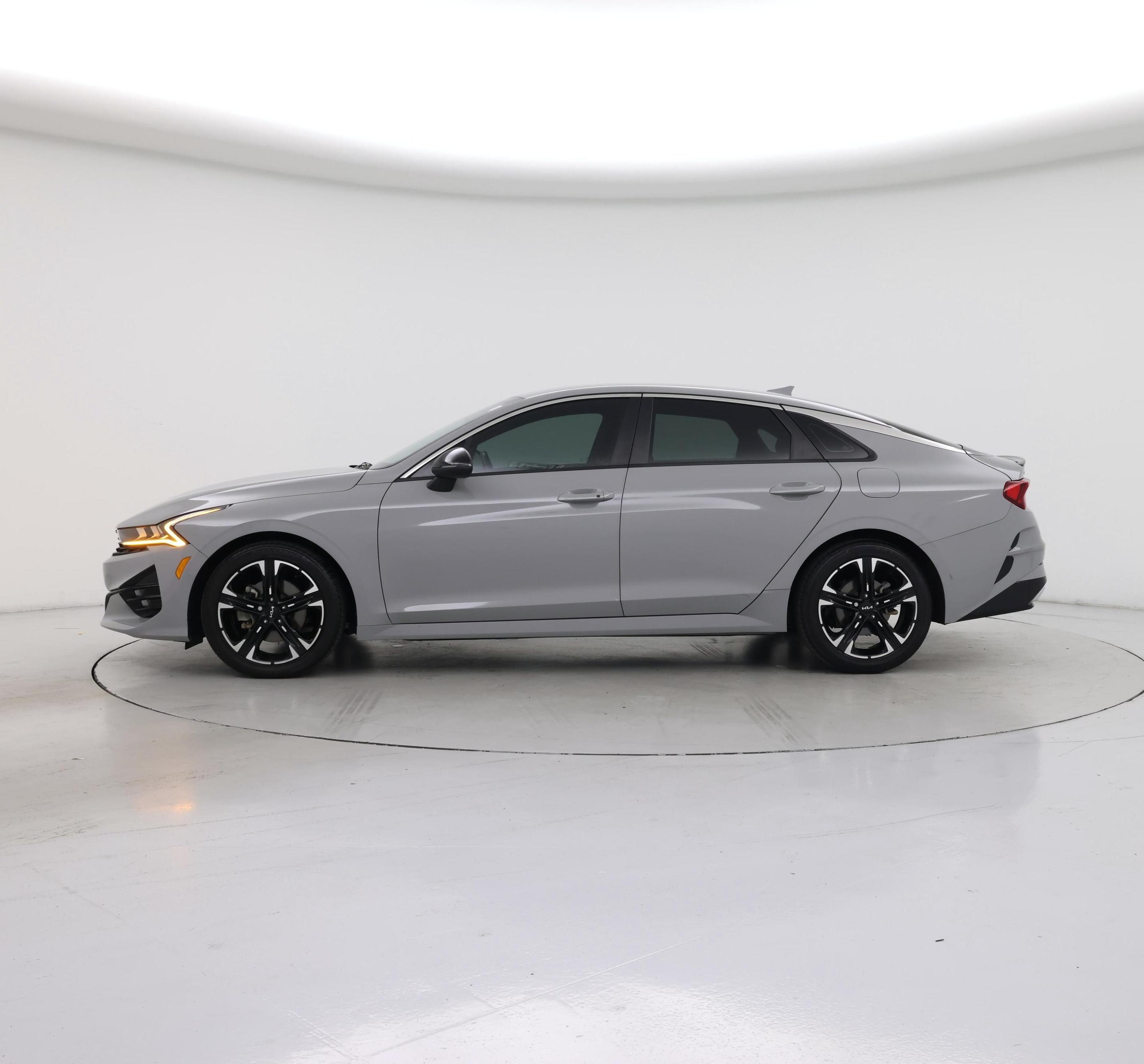Thumbnail: 2023 Kia K5 - 3