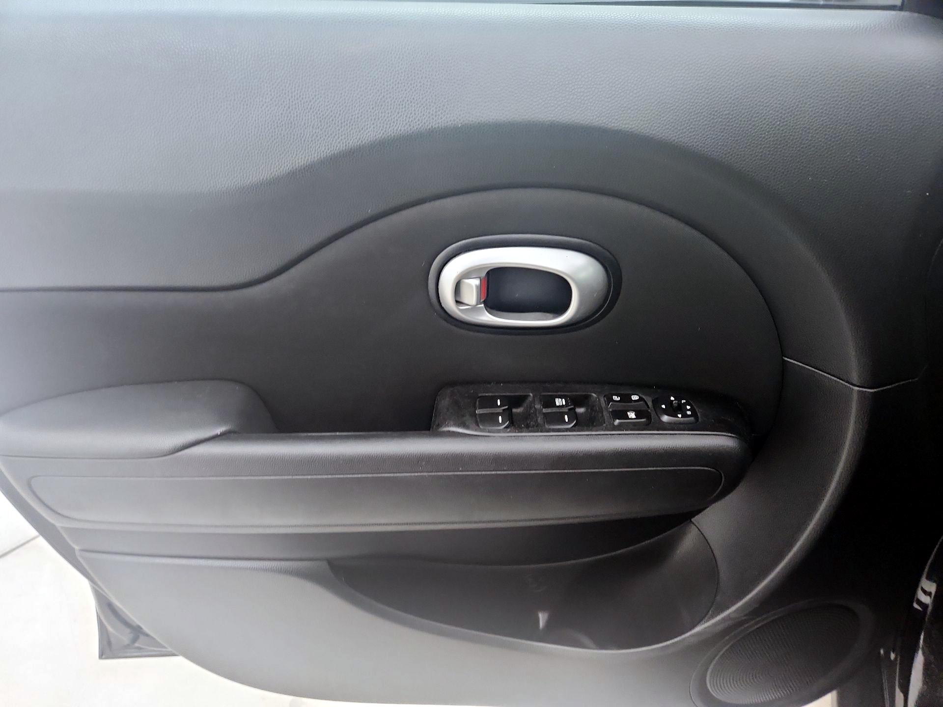 Thumbnail: 2016 Kia Soul - 12