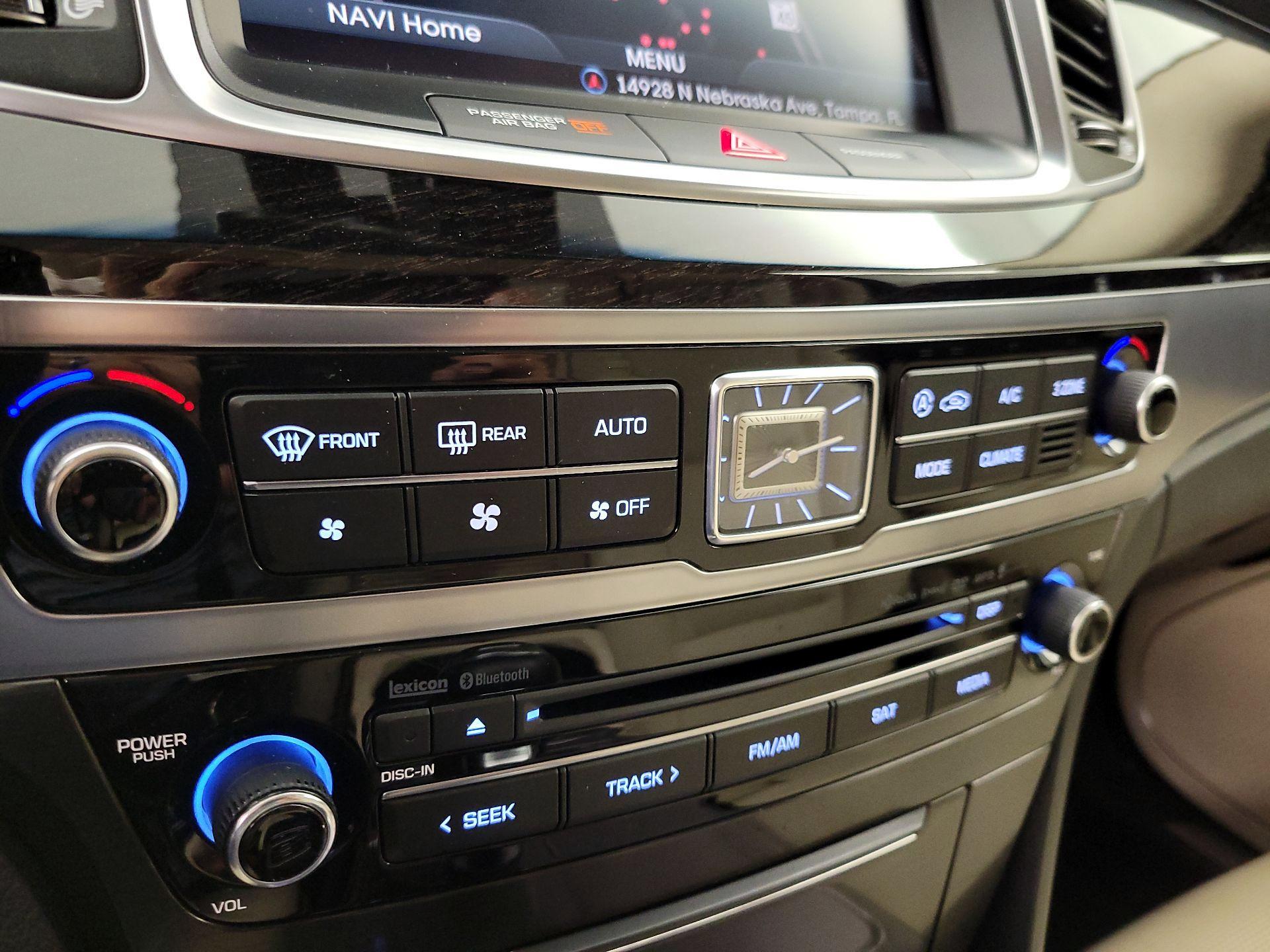 Thumbnail: 2015 Hyundai Equus - 17