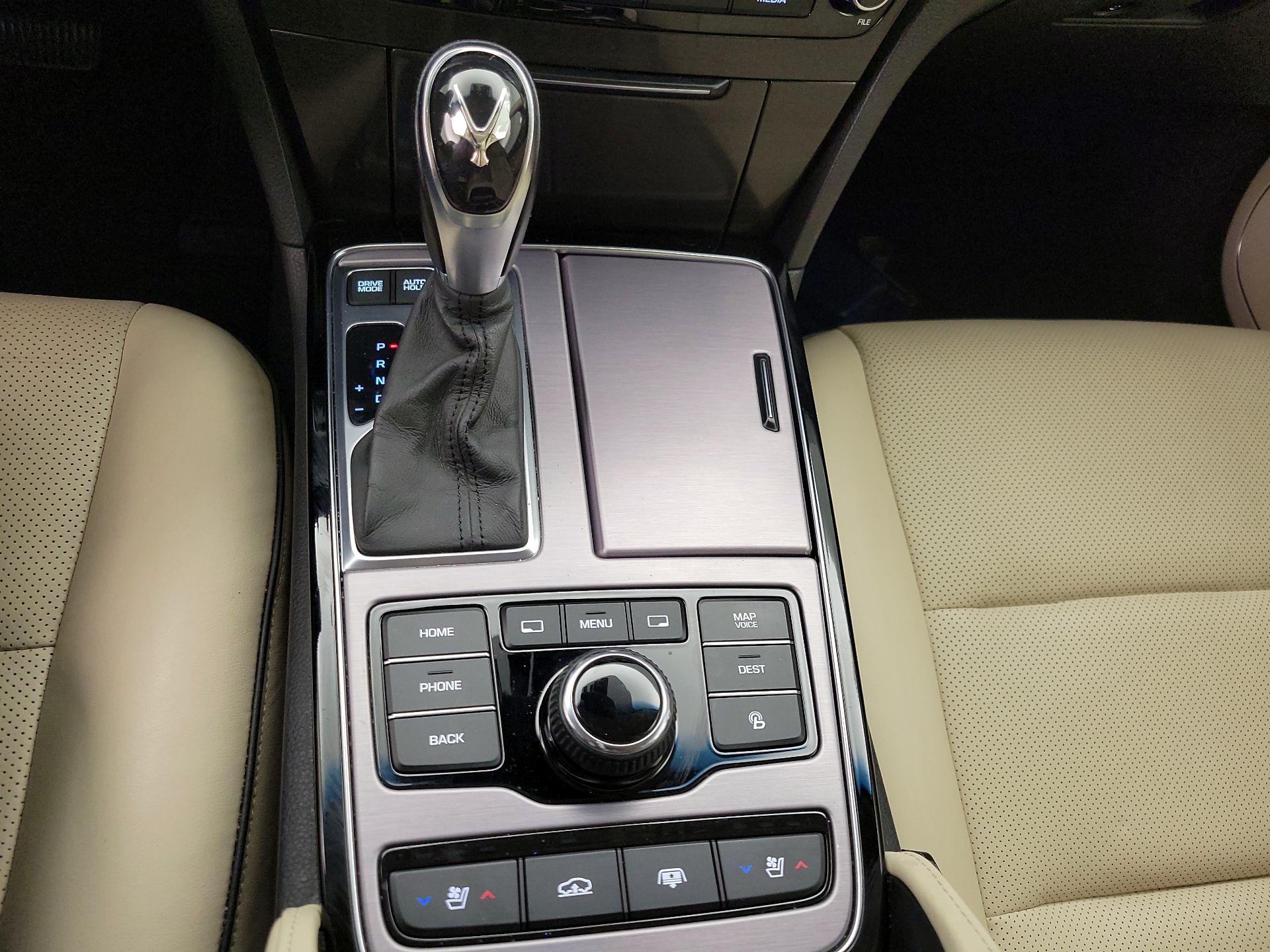 Thumbnail: 2015 Hyundai Equus - 18