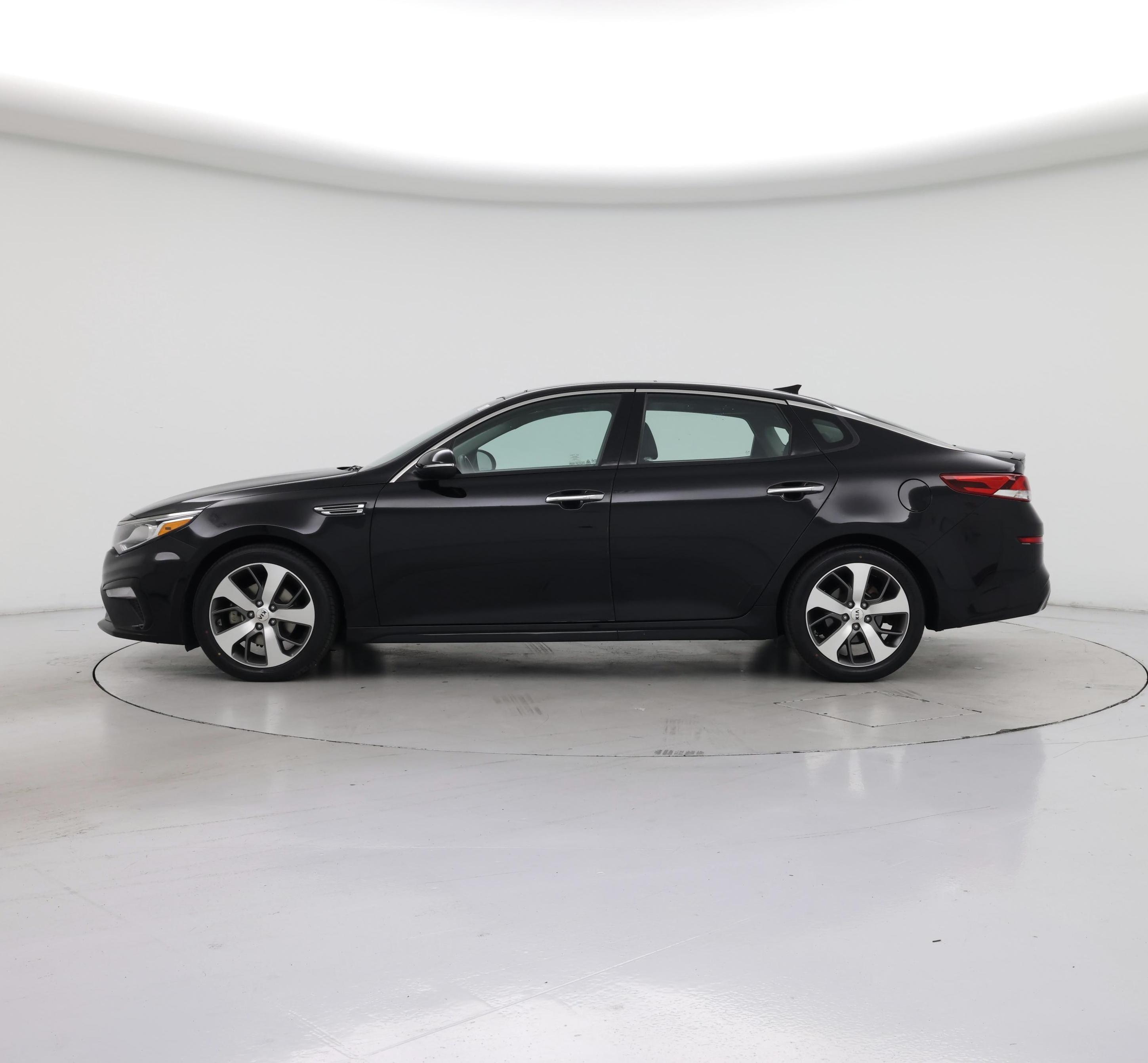 Thumbnail: 2019 Kia Optima - 3