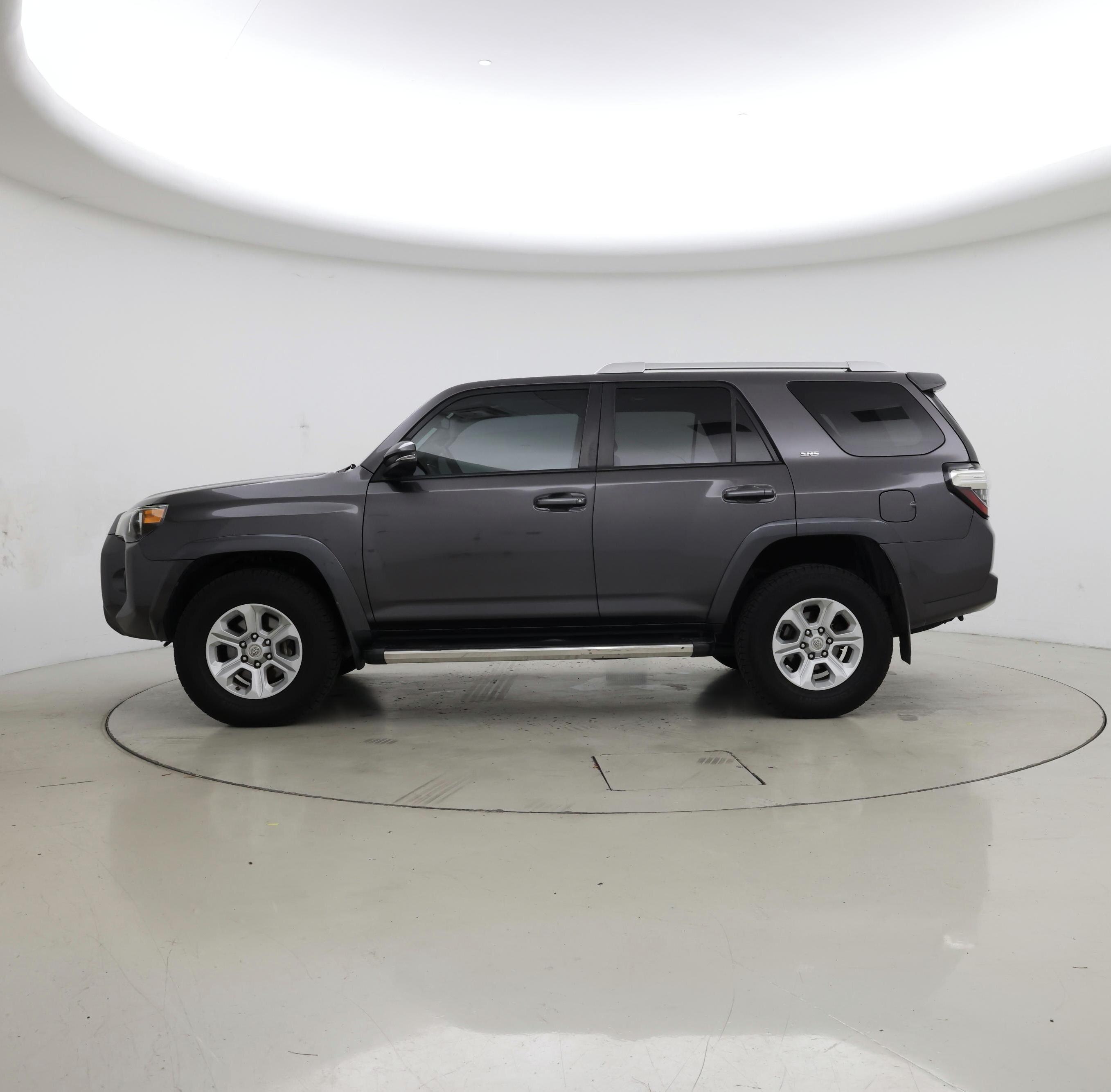 Thumbnail: 2017 Toyota 4Runner - 3