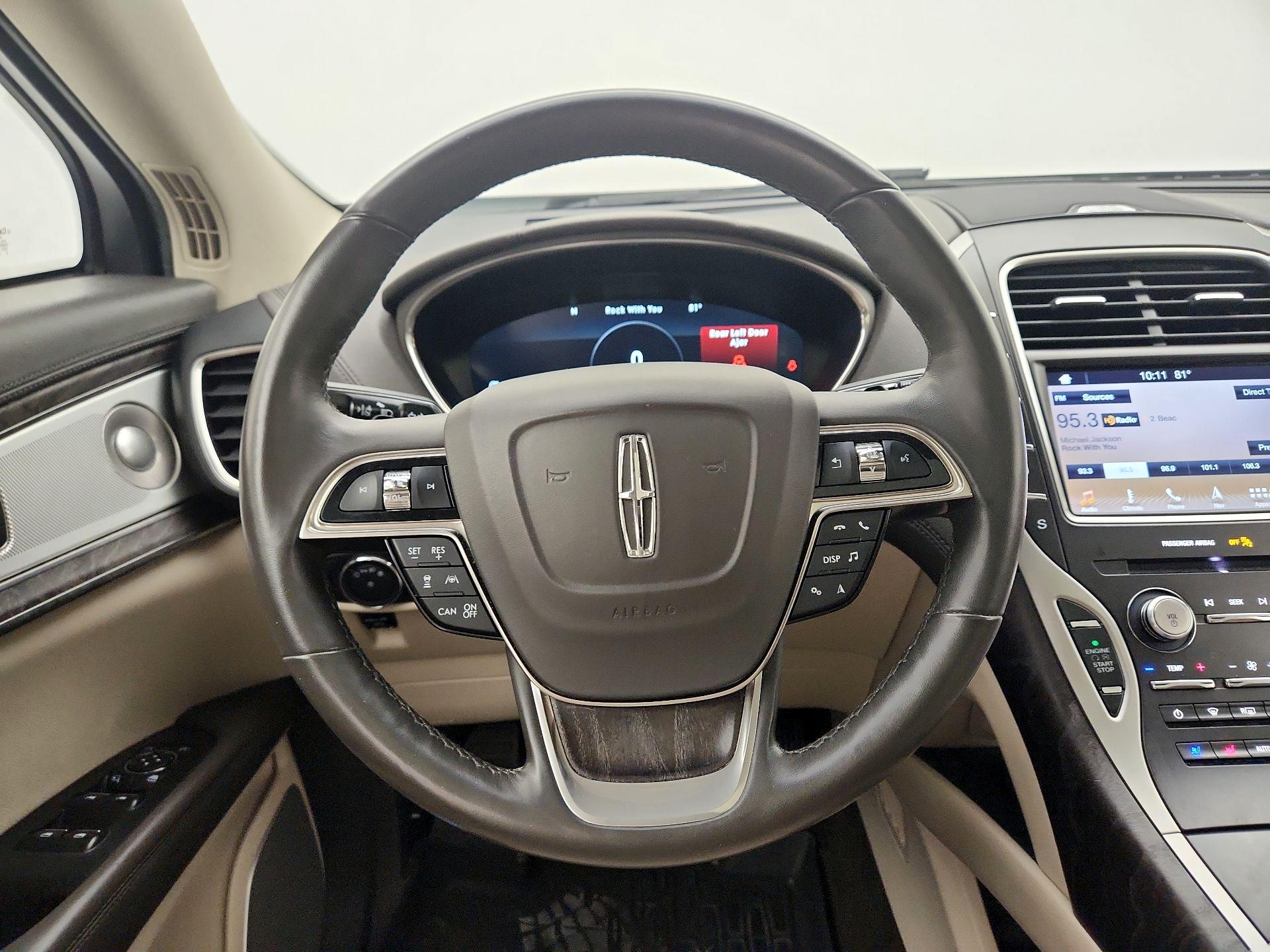 Thumbnail: 2019 Lincoln Nautilus - 10