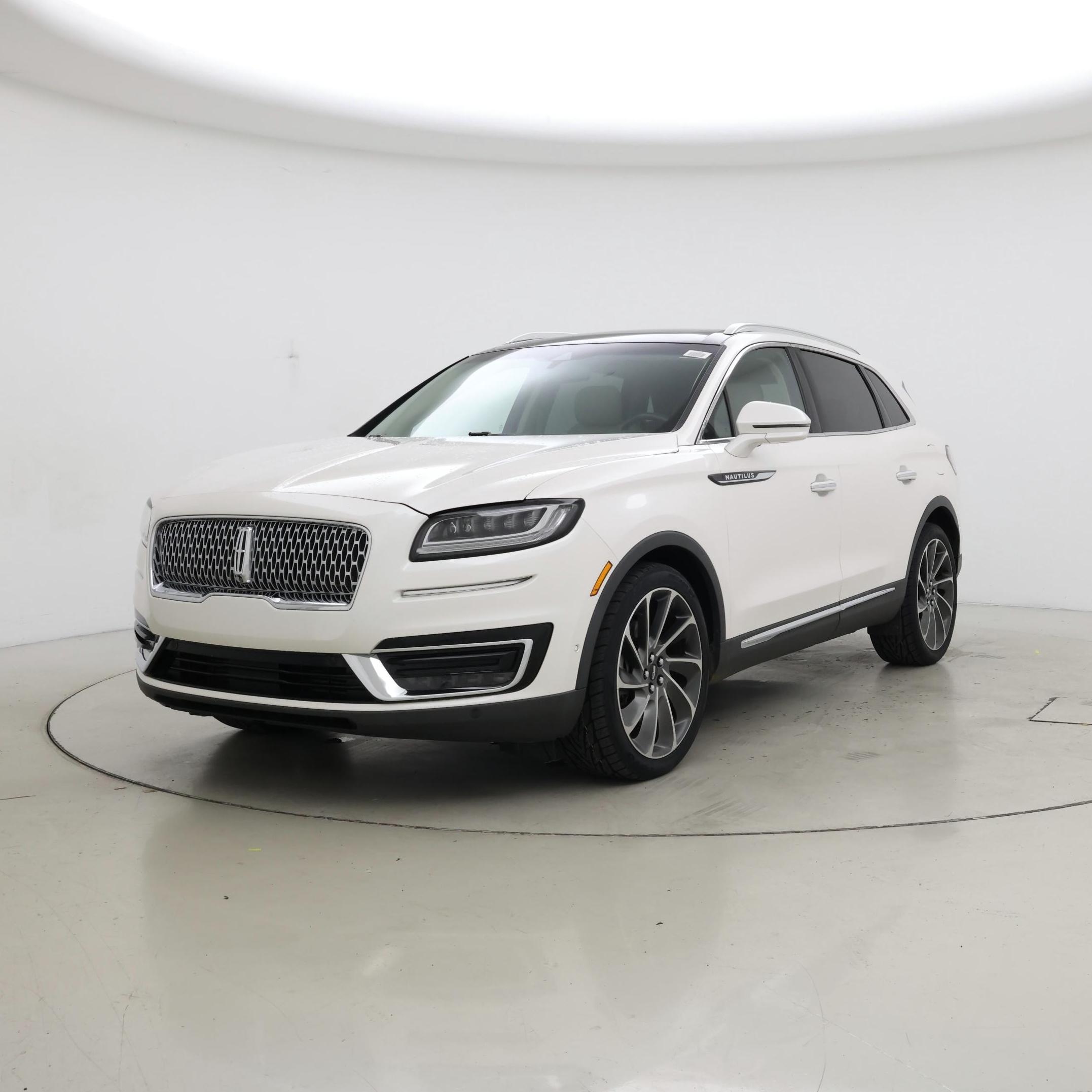 Thumbnail: 2019 Lincoln Nautilus - 4