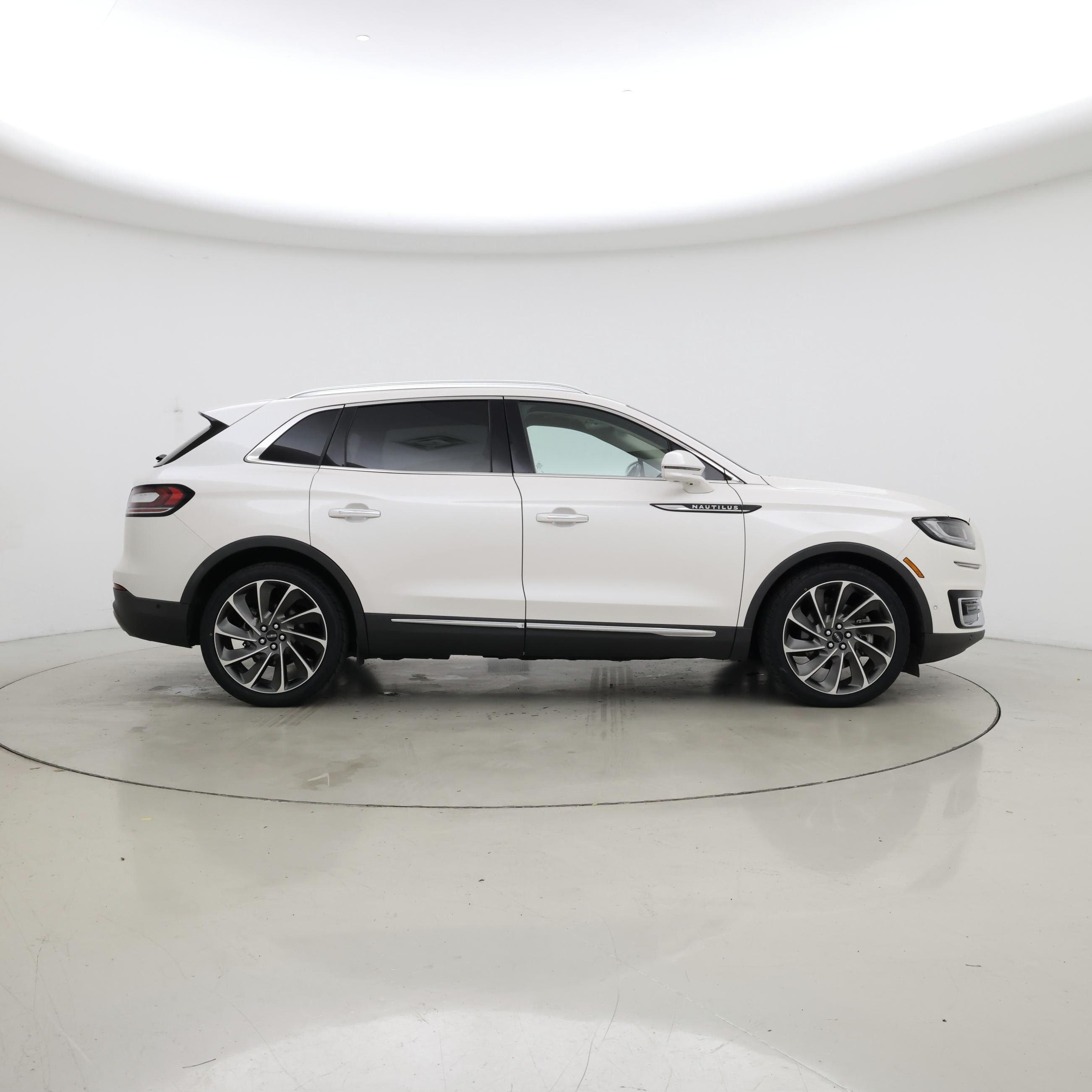 Thumbnail: 2019 Lincoln Nautilus - 7
