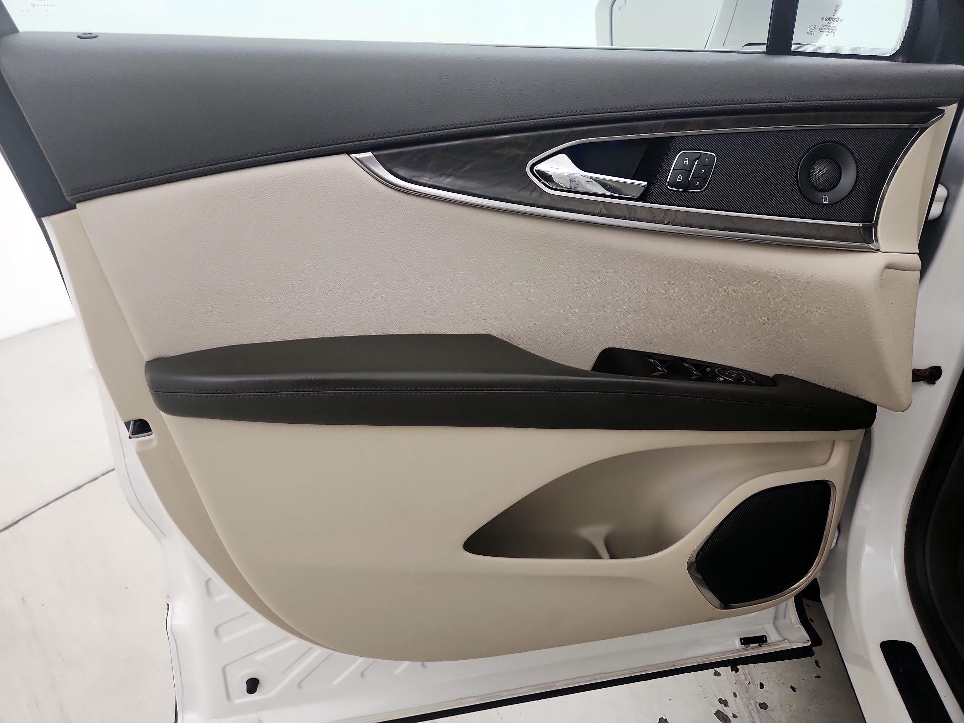 Thumbnail: 2019 Lincoln Nautilus - 12
