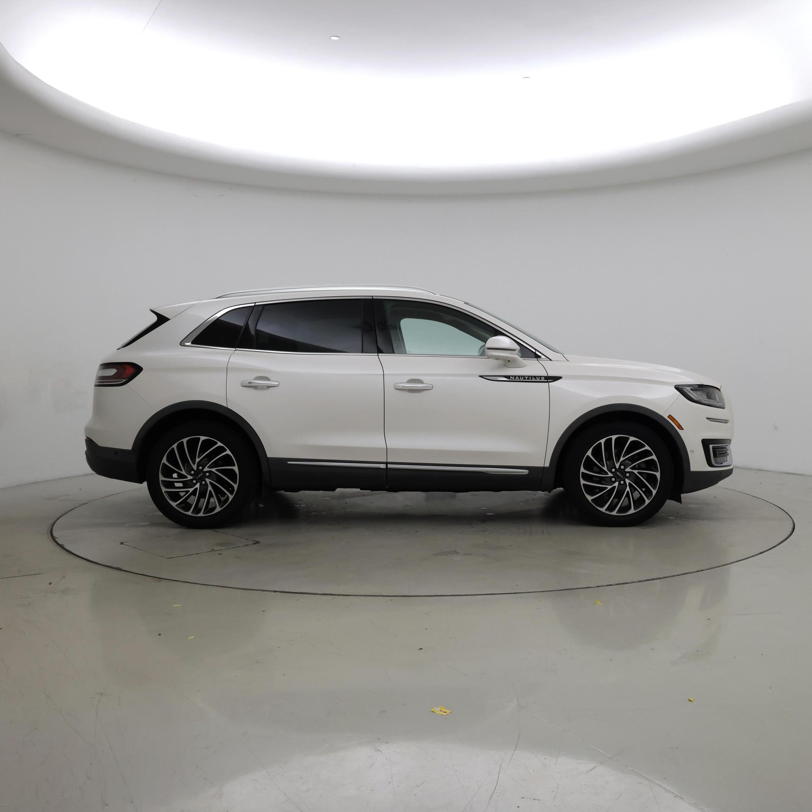 Thumbnail: 2019 Lincoln Nautilus - 7