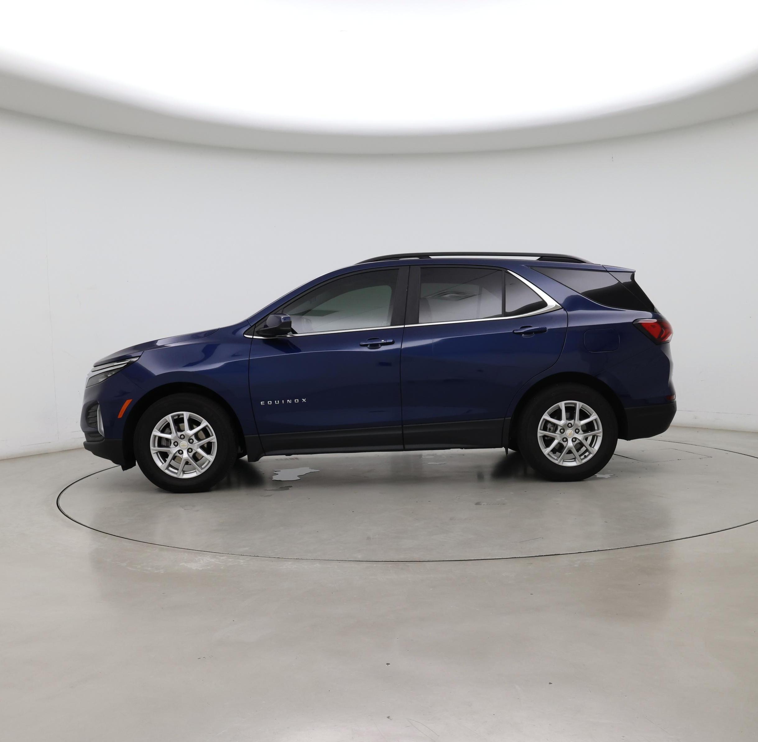 Thumbnail: 2022 Chevrolet Equinox - 3