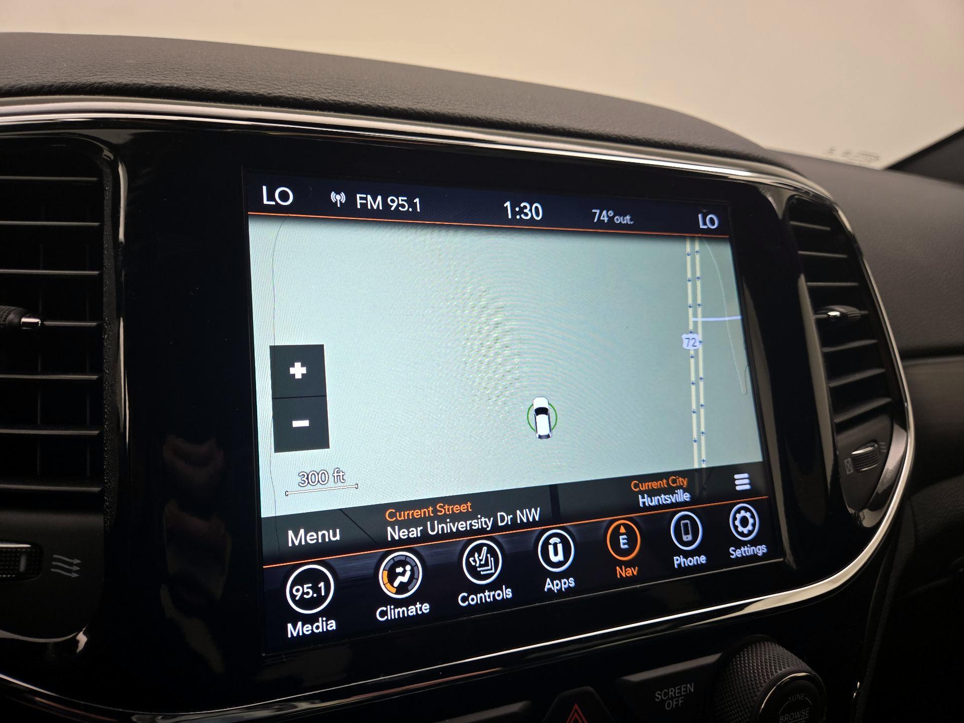 Thumbnail: 2021 Jeep Grand Cherokee - 14
