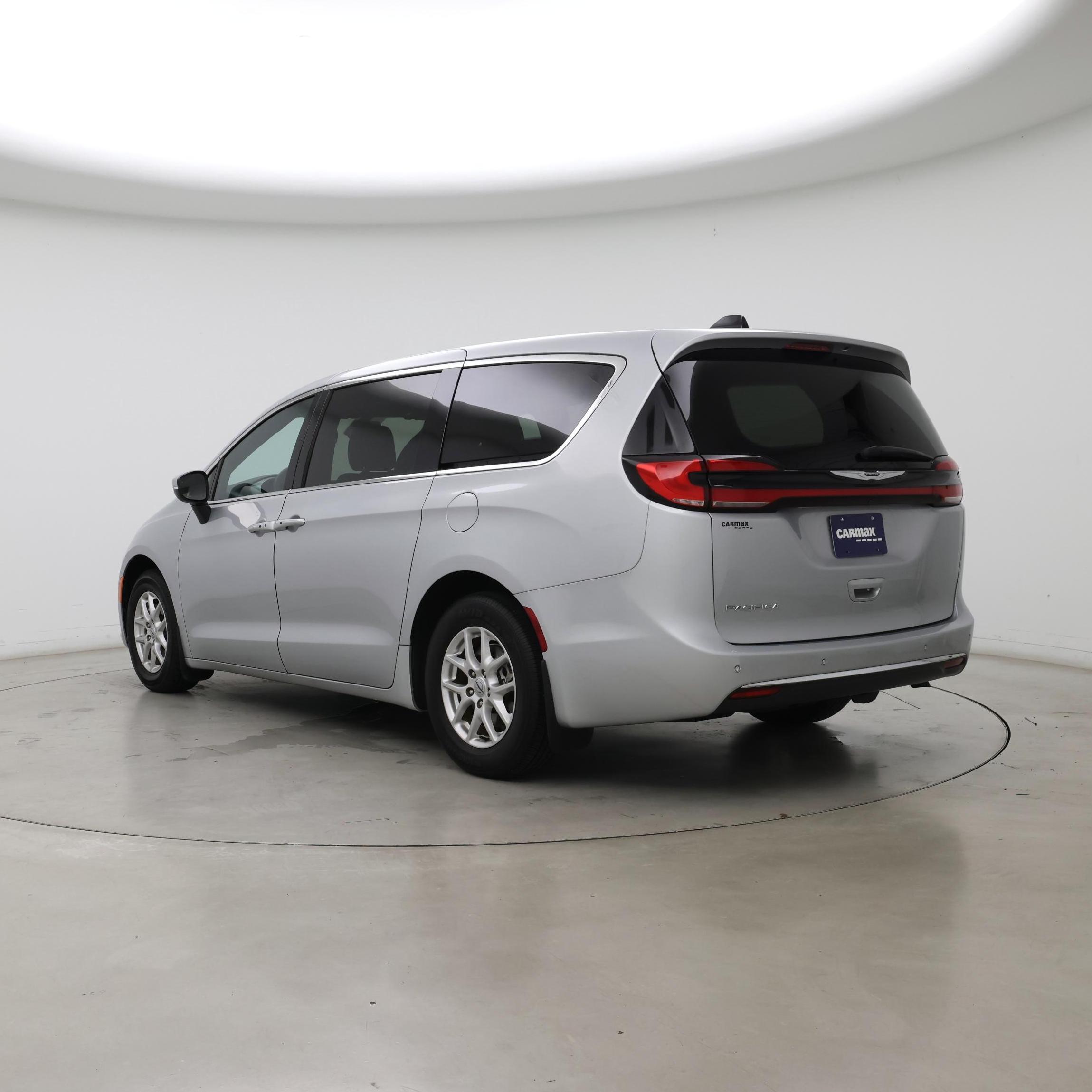 Thumbnail: 2023 Chrysler Pacifica - 2