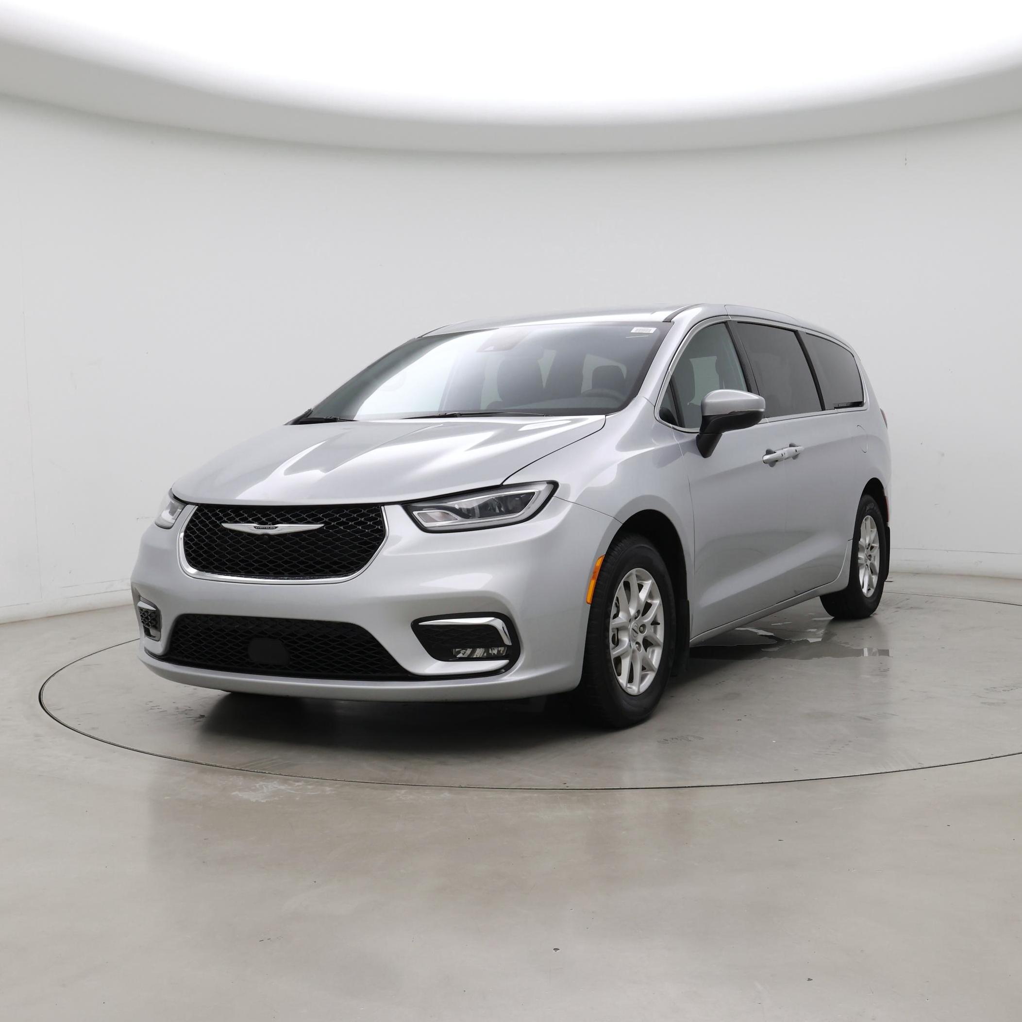 Thumbnail: 2023 Chrysler Pacifica - 4
