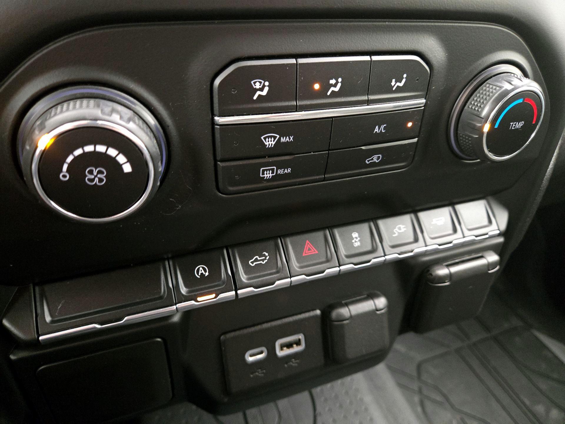 Thumbnail: 2021 Chevrolet Silverado 1500 - 16