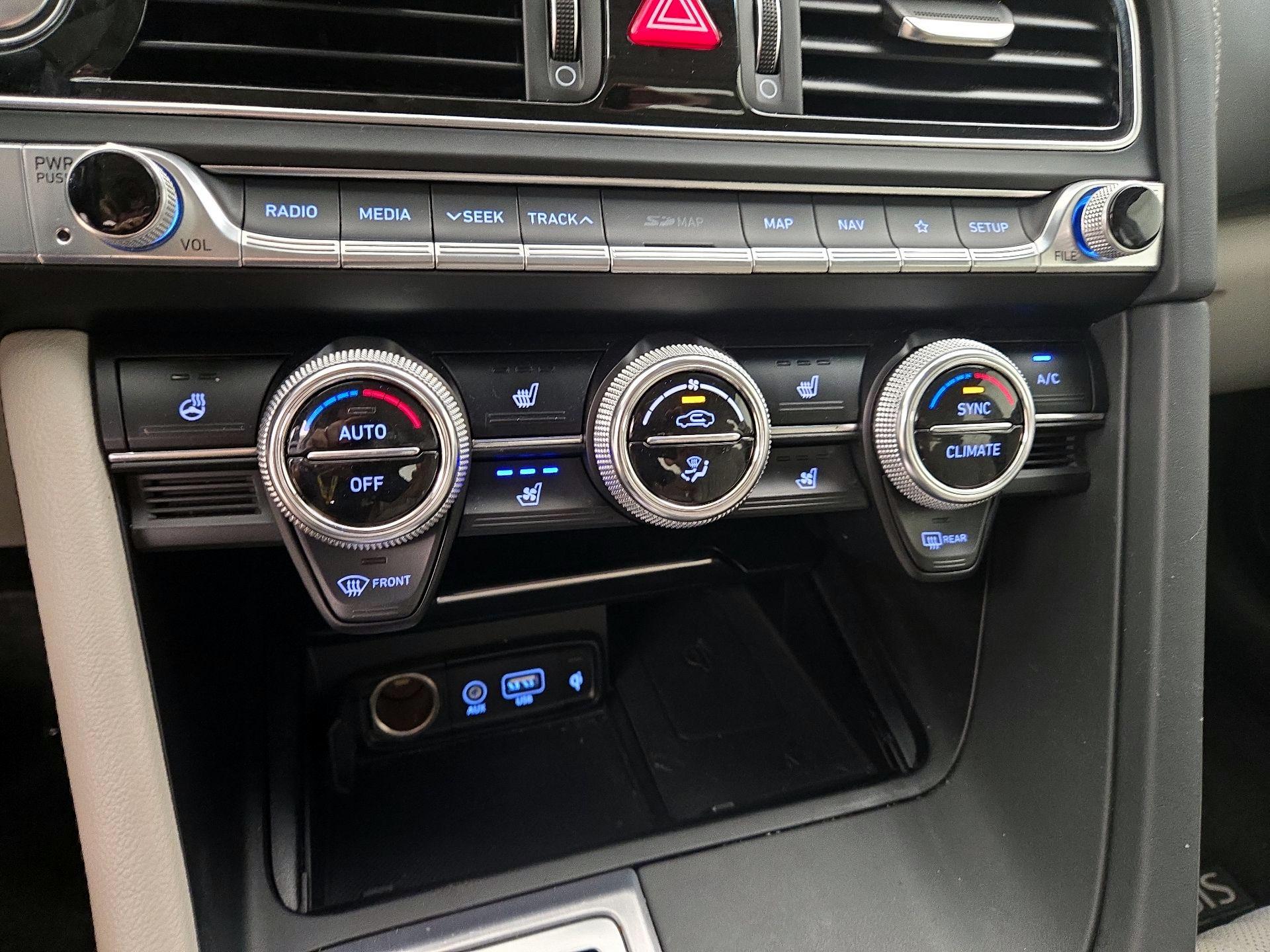 Thumbnail: 2021 Genesis G70 - 16