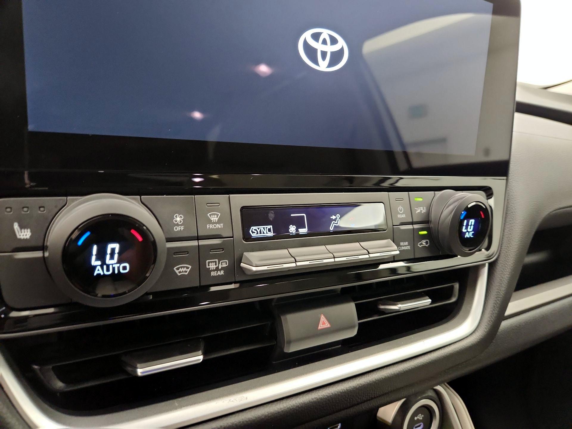 Thumbnail: 2024 Toyota Grand Highlander - 17