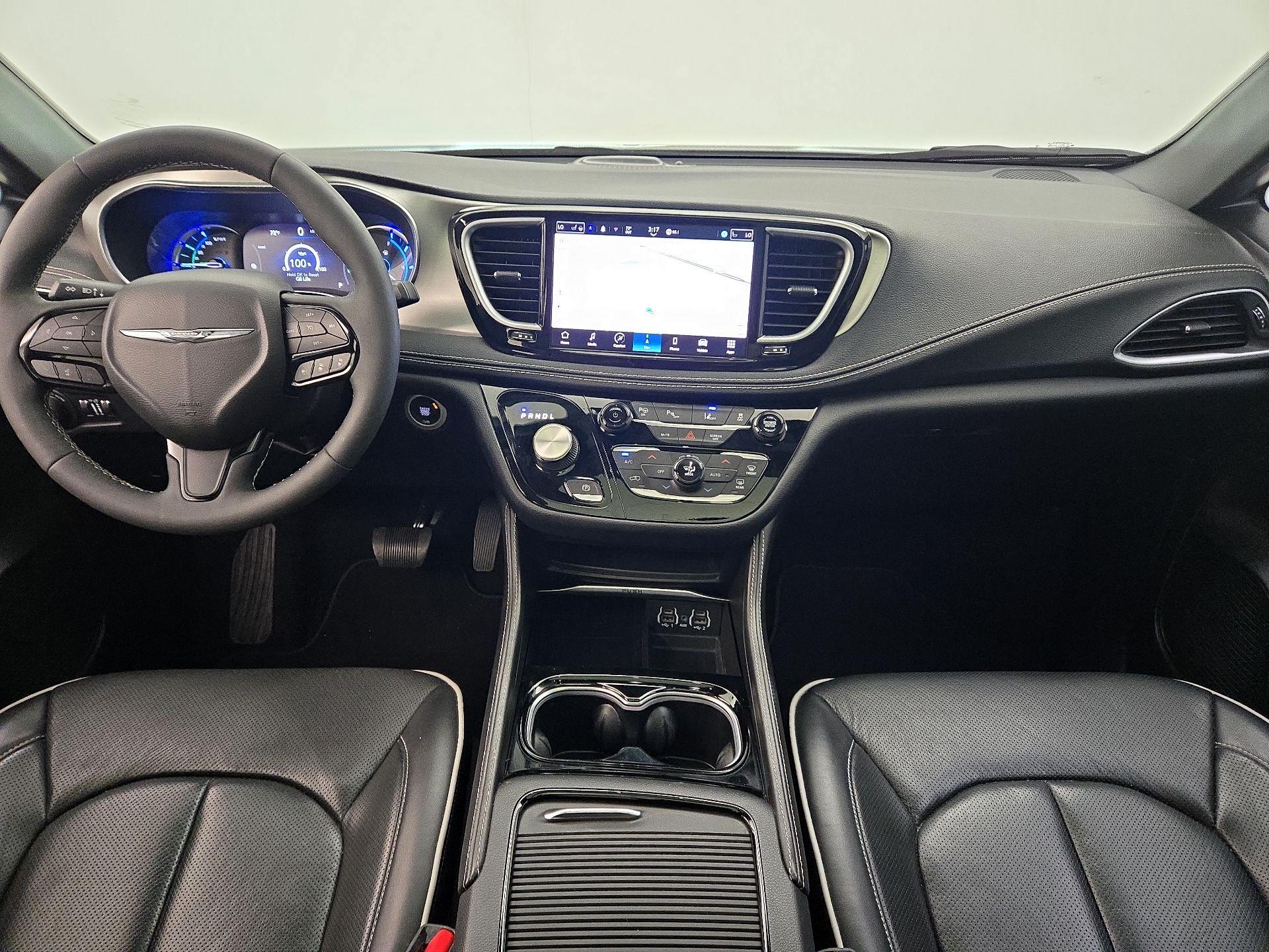 Thumbnail: 2022 Chrysler Pacifica - 9