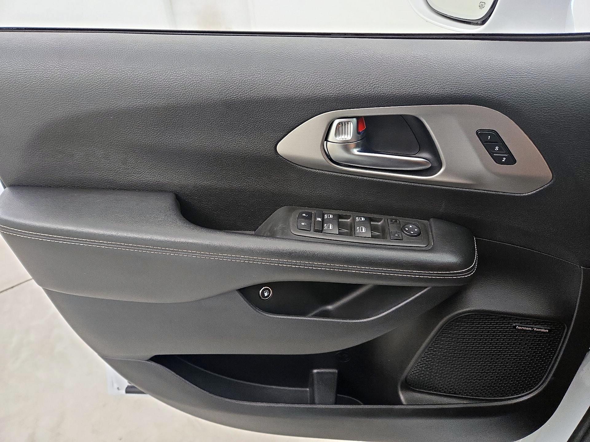 Thumbnail: 2022 Chrysler Pacifica - 12