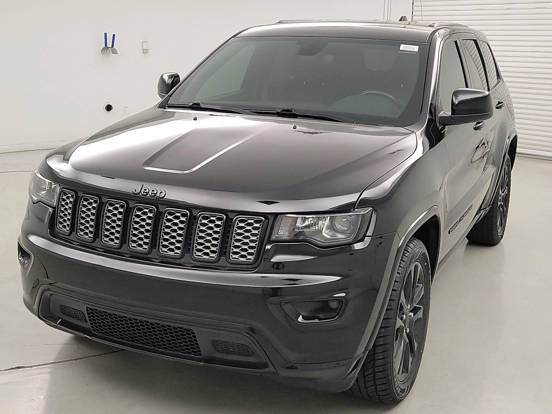 Thumbnail: 2020 Jeep Grand Cherokee - 3