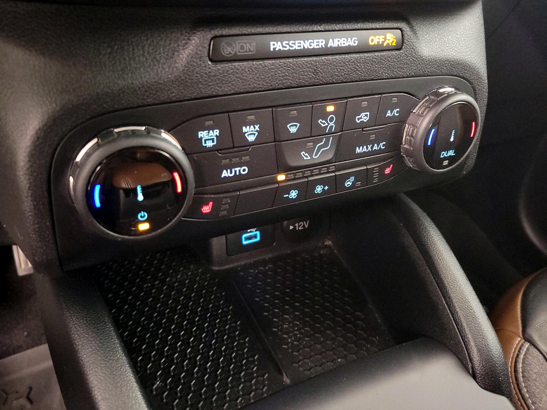 Thumbnail: 2022 Ford Bronco Sport - 14