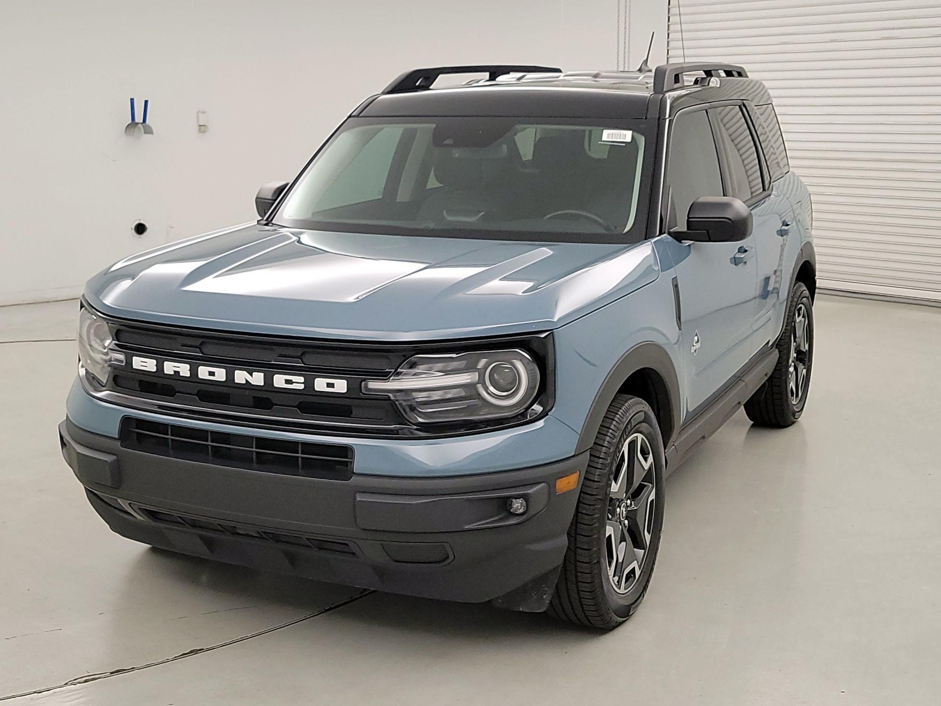 Thumbnail: 2022 Ford Bronco Sport - 3