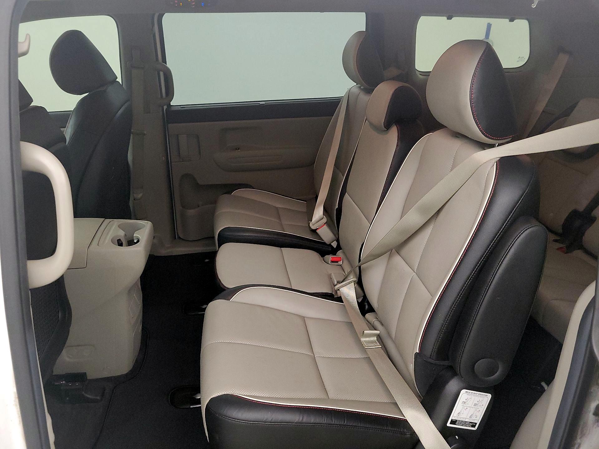 Thumbnail: 2020 Kia Sedona - 17
