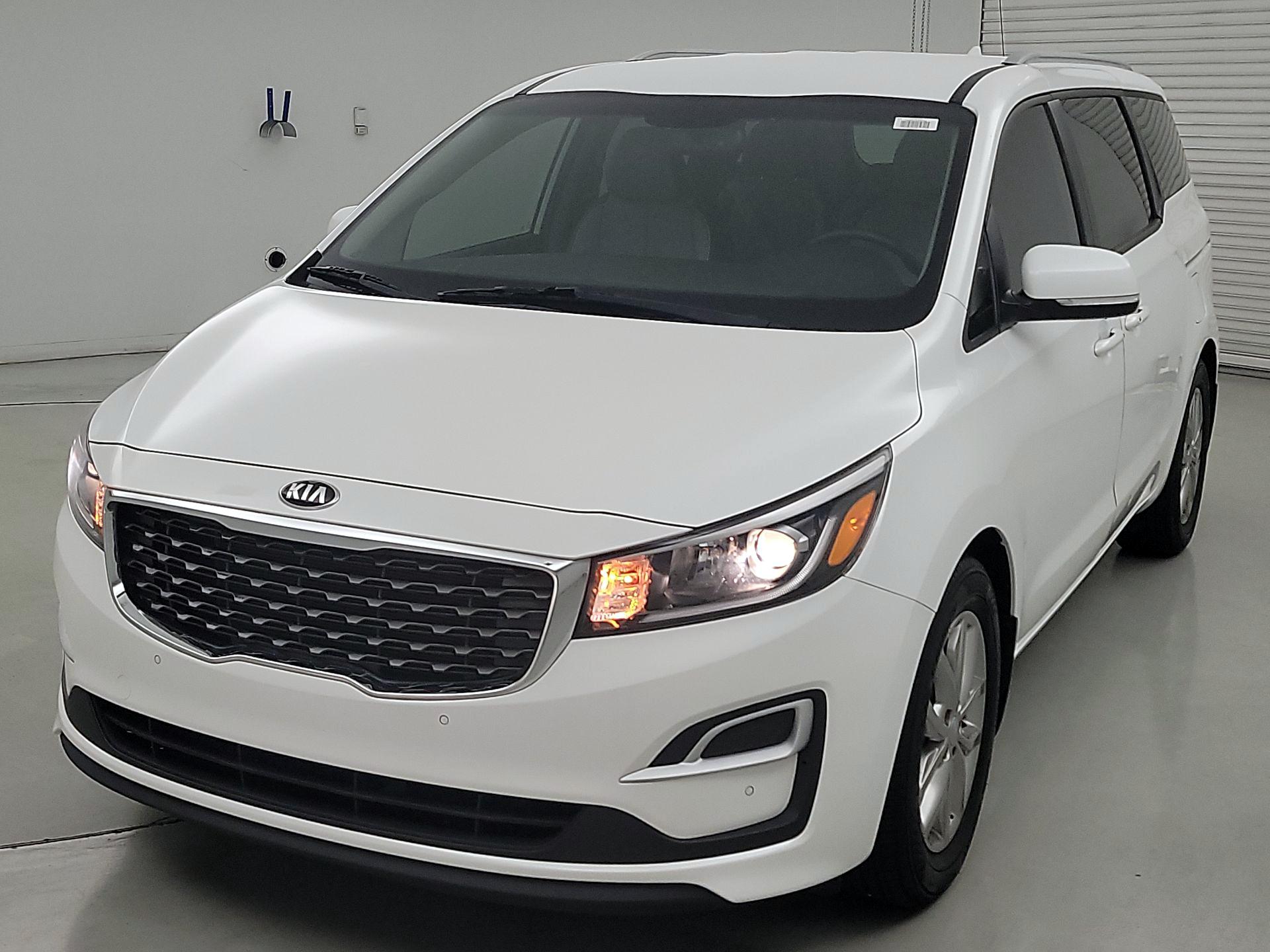 Thumbnail: 2020 Kia Sedona - 3