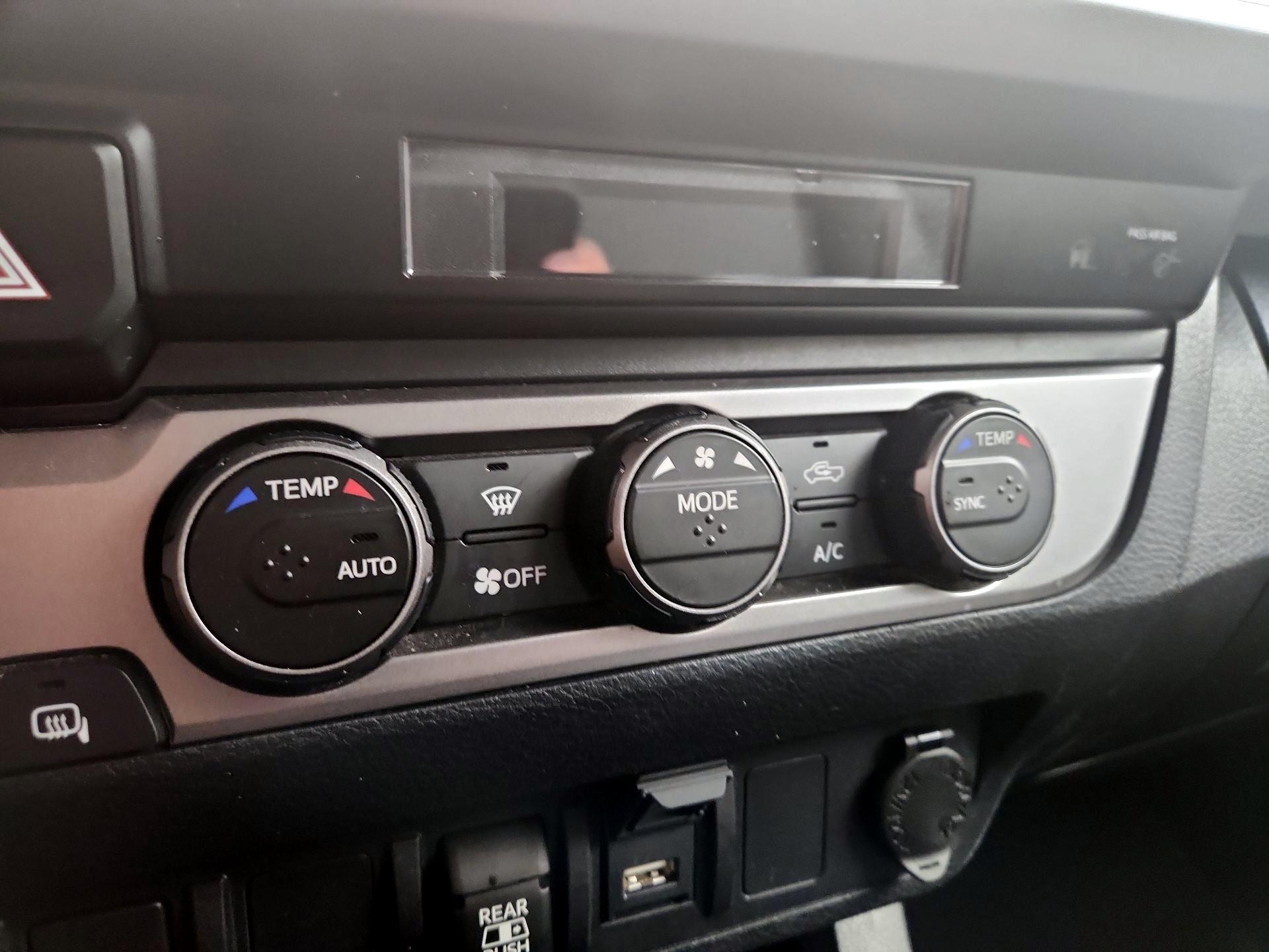 Thumbnail: 2021 Toyota Tacoma - 16