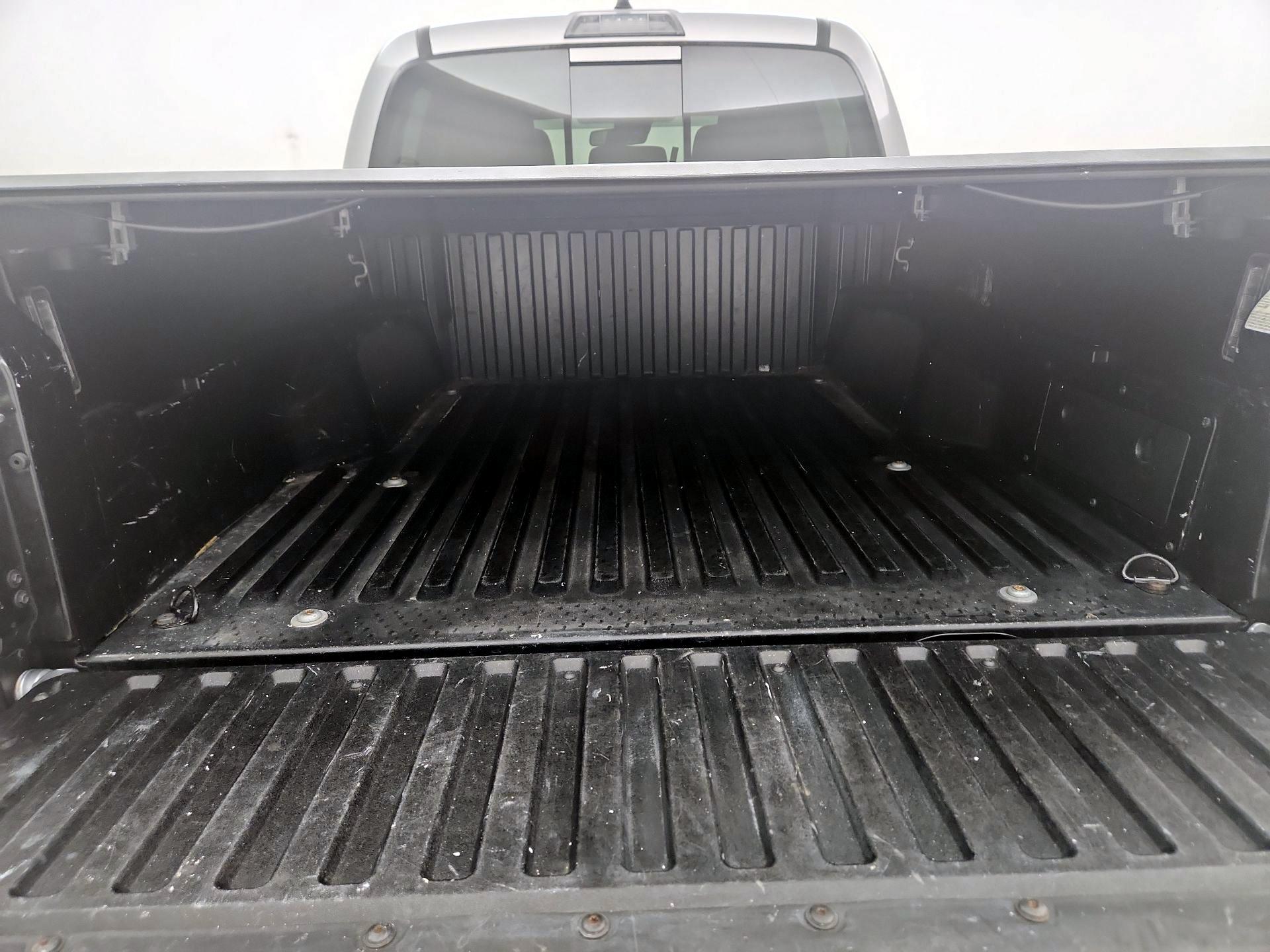 Thumbnail: 2021 Toyota Tacoma - 20
