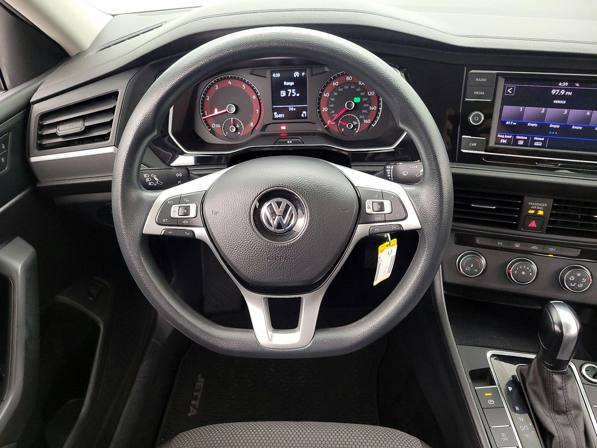 Thumbnail: 2019 Volkswagen Jetta - 10